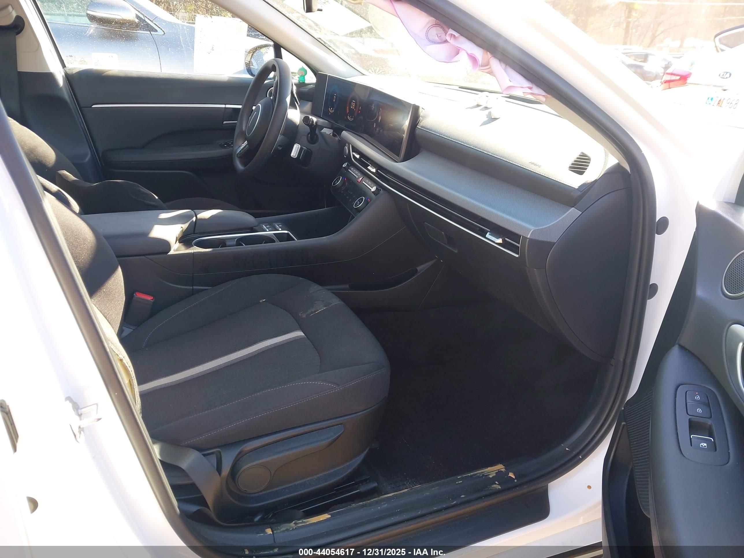 HYUNDAI SONATA image 5