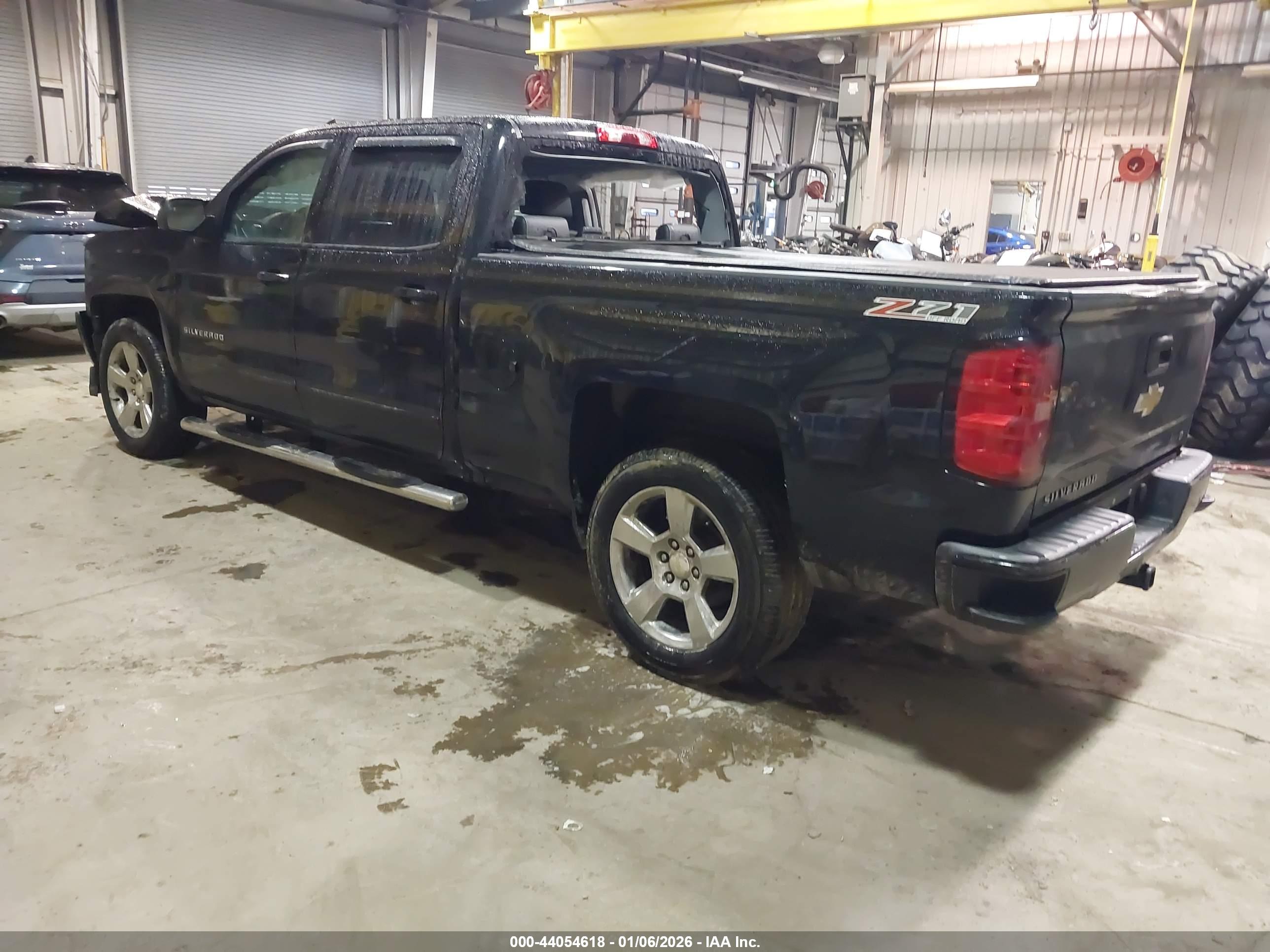 CHEVROLET SILVERADO image 3