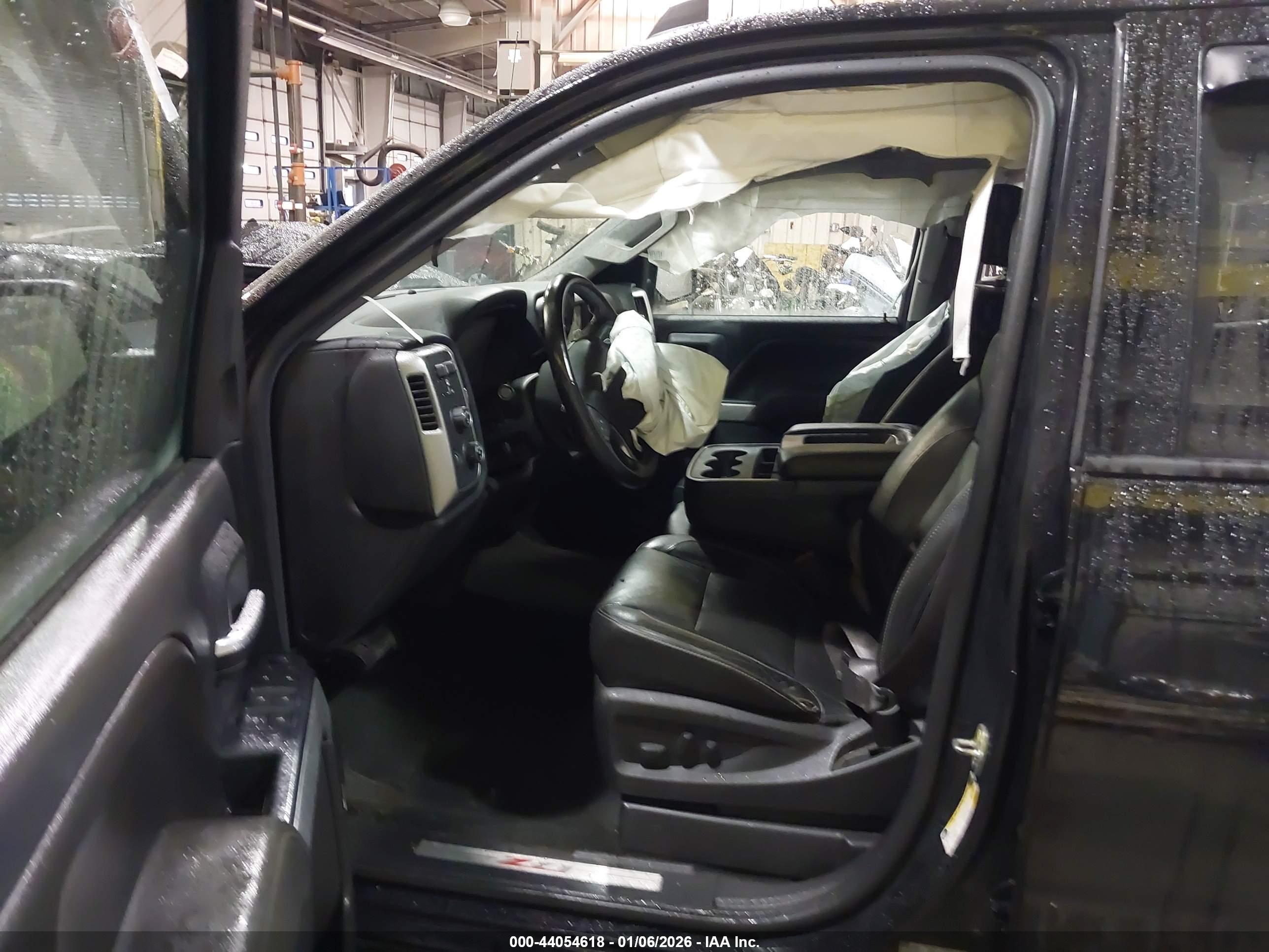 CHEVROLET SILVERADO image 5
