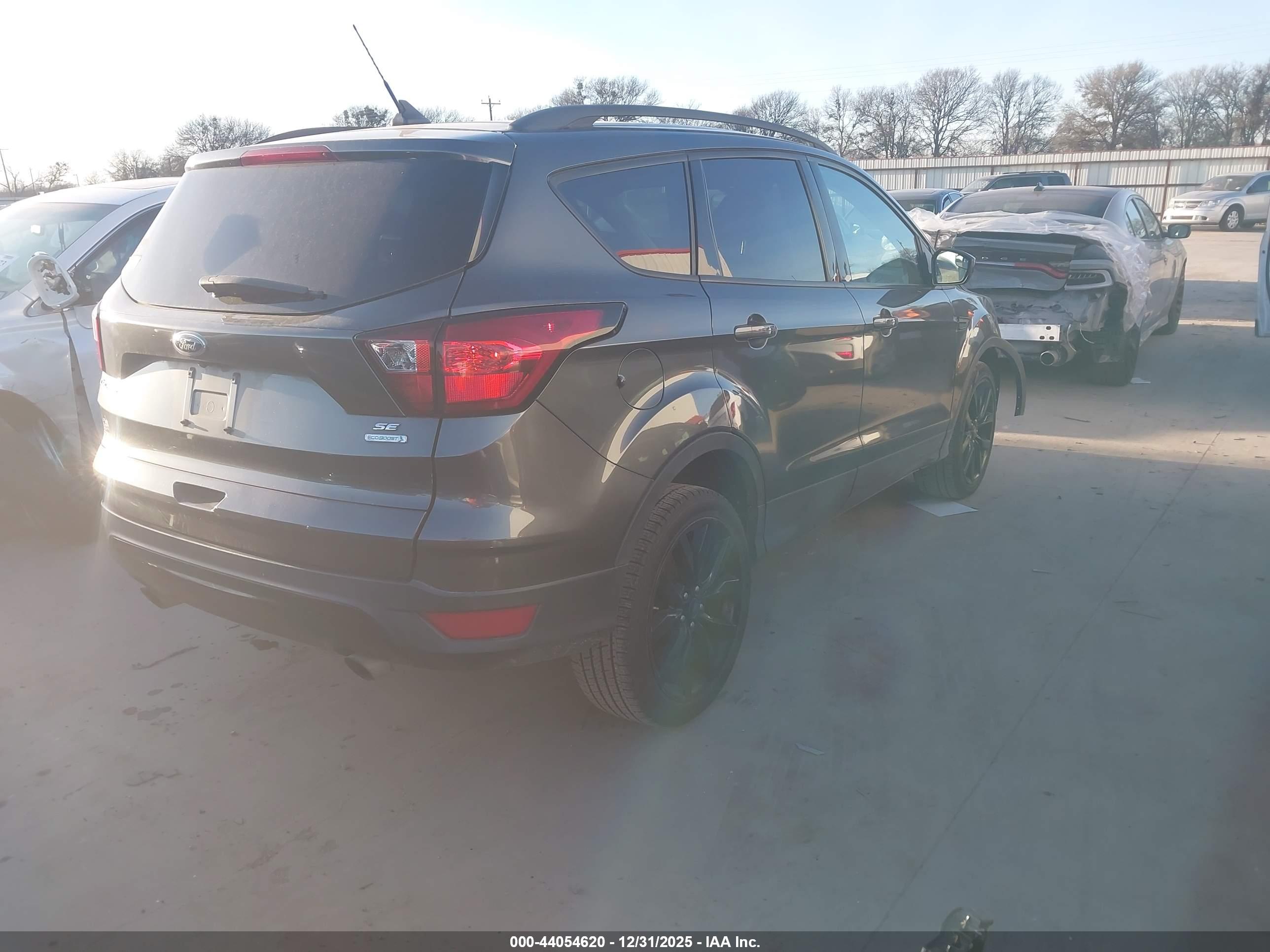 FORD ESCAPE image 4