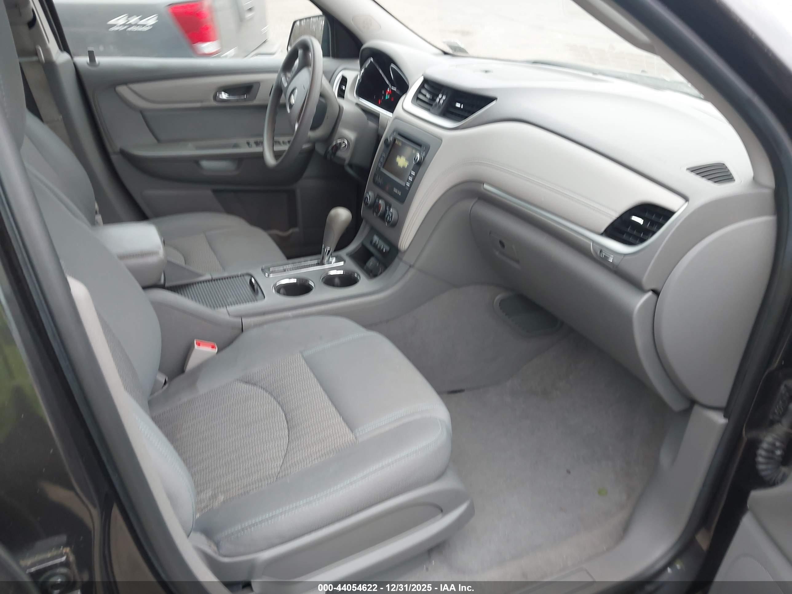 CHEVROLET TRAVERSE image 5