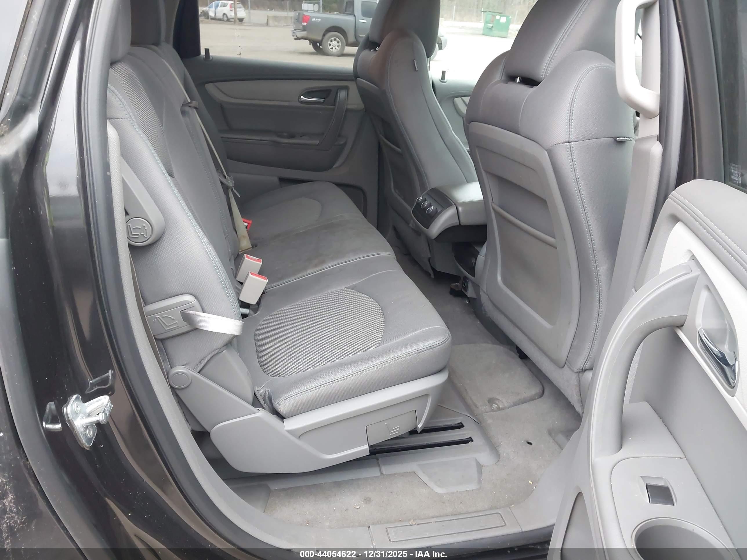 CHEVROLET TRAVERSE image 8
