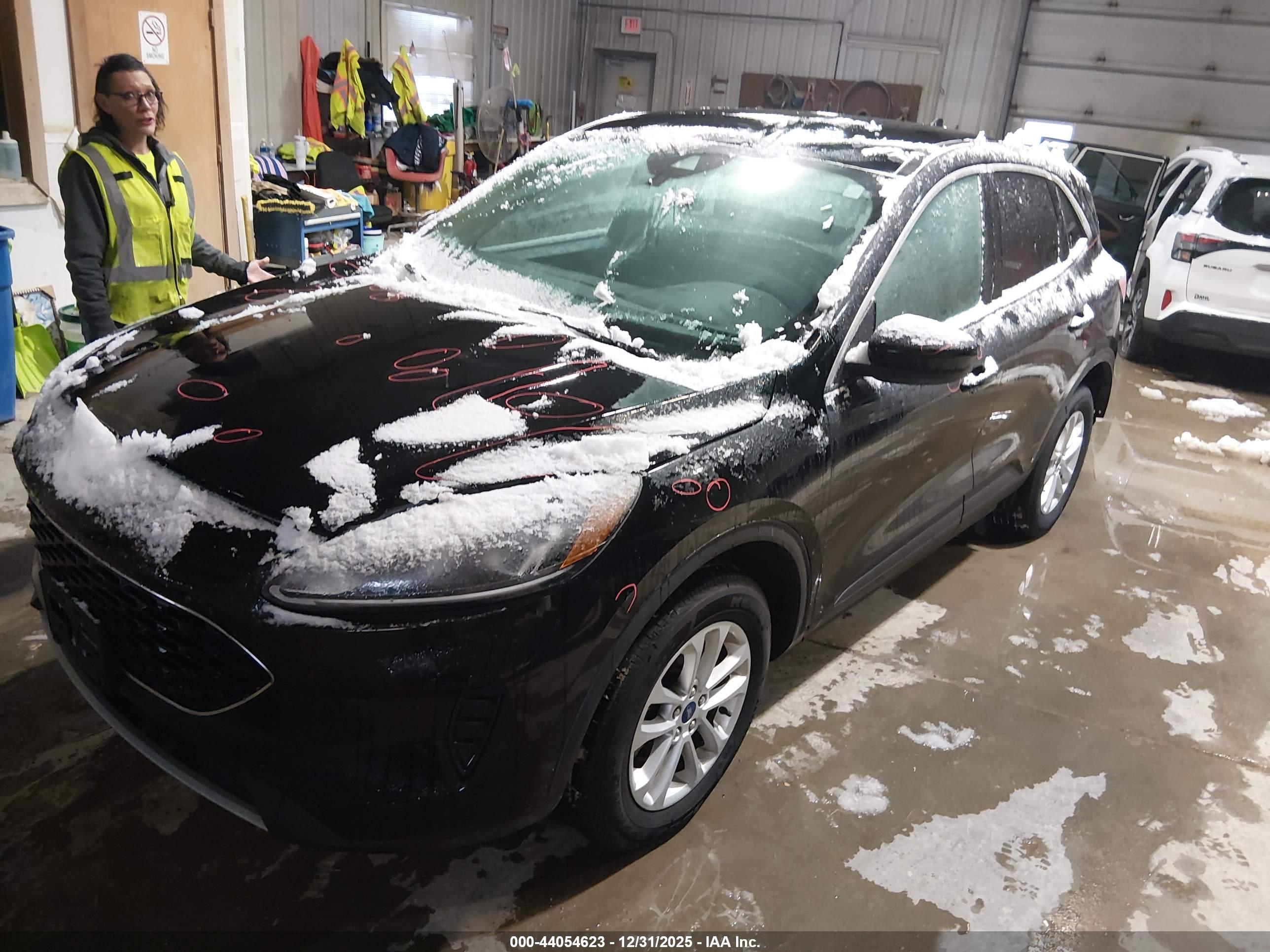 FORD ESCAPE image 2