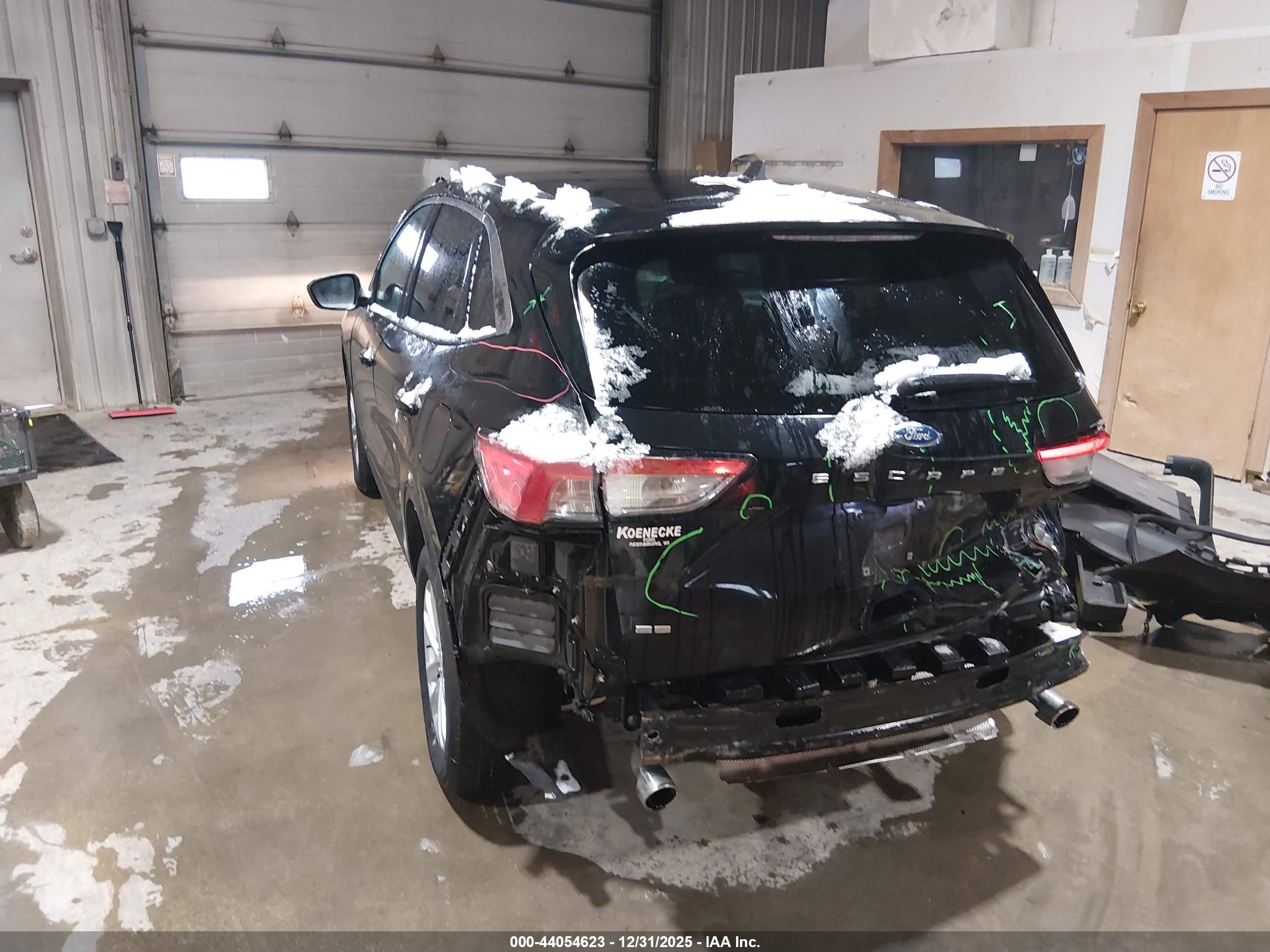 FORD ESCAPE image 3