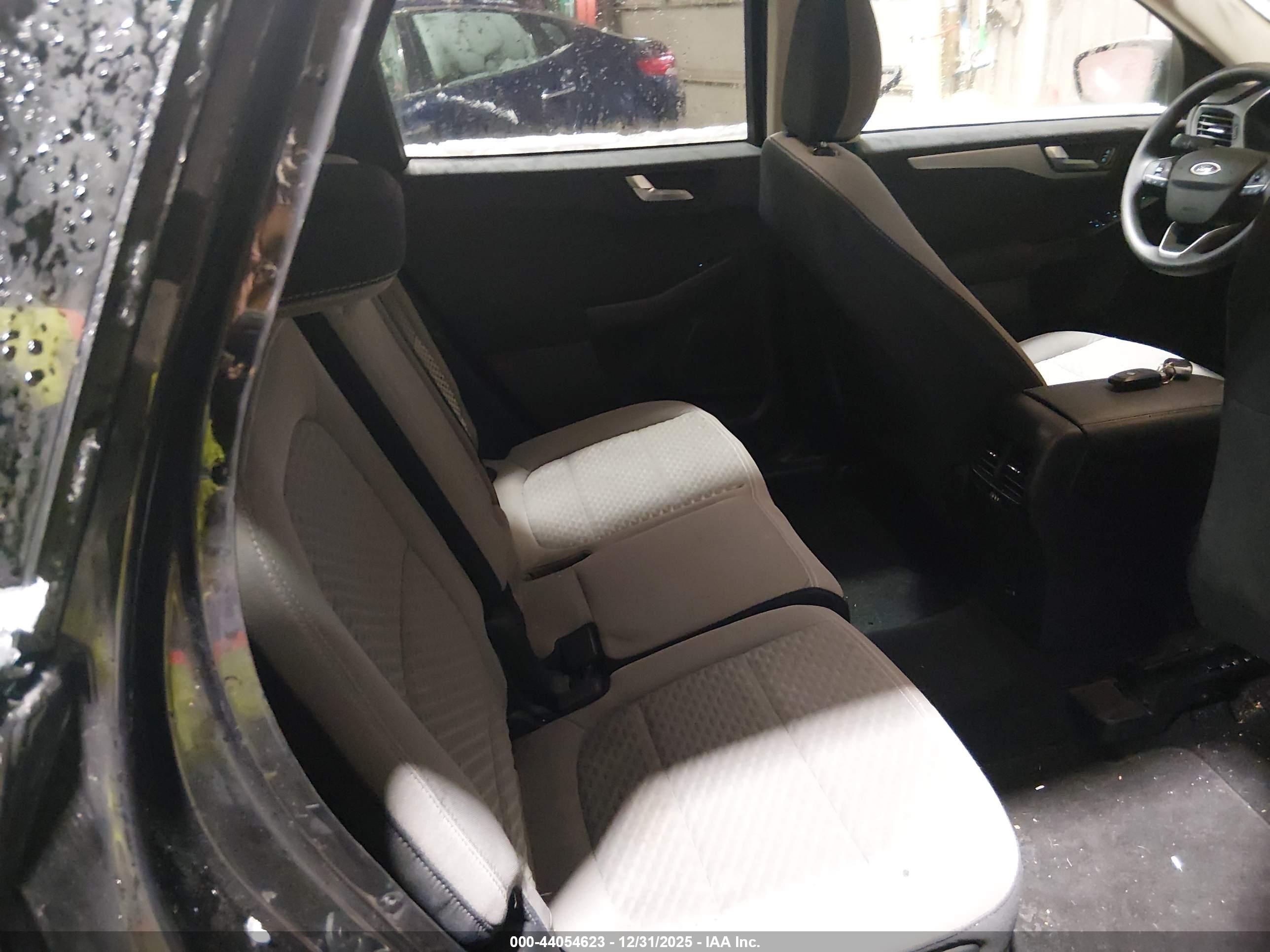 FORD ESCAPE image 8