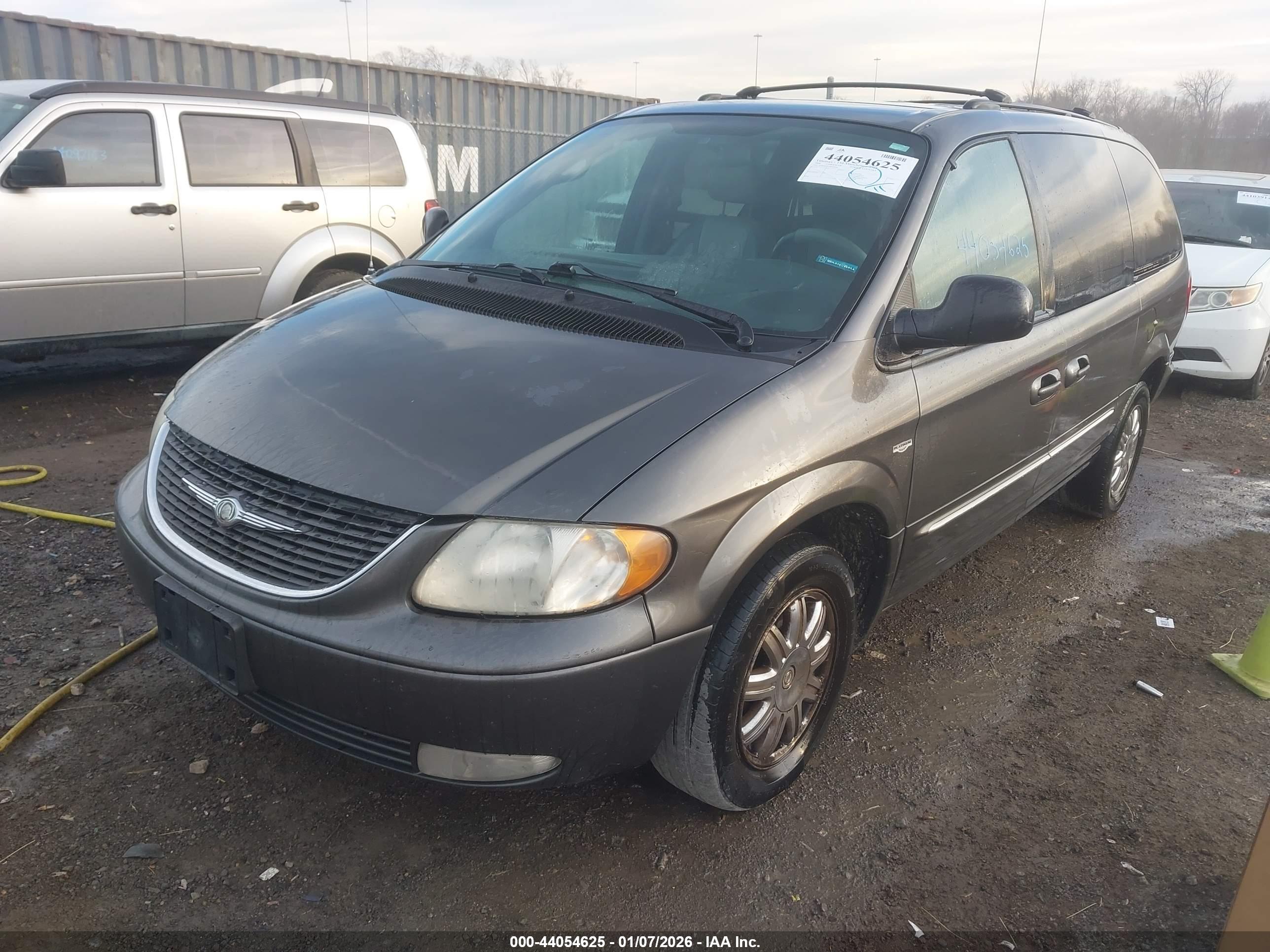 CHRYSLER TOWN image 2