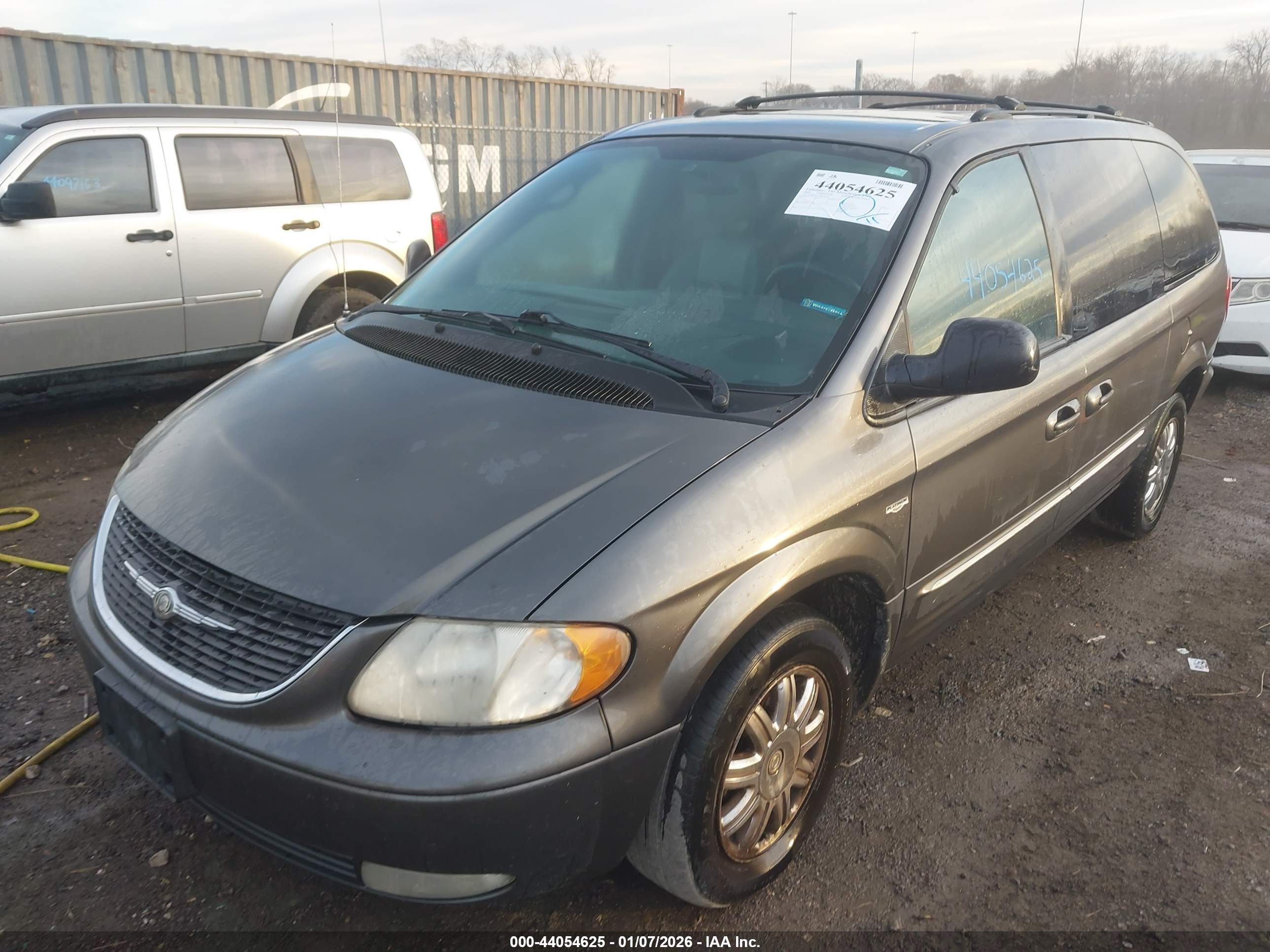 CHRYSLER TOWN image 6
