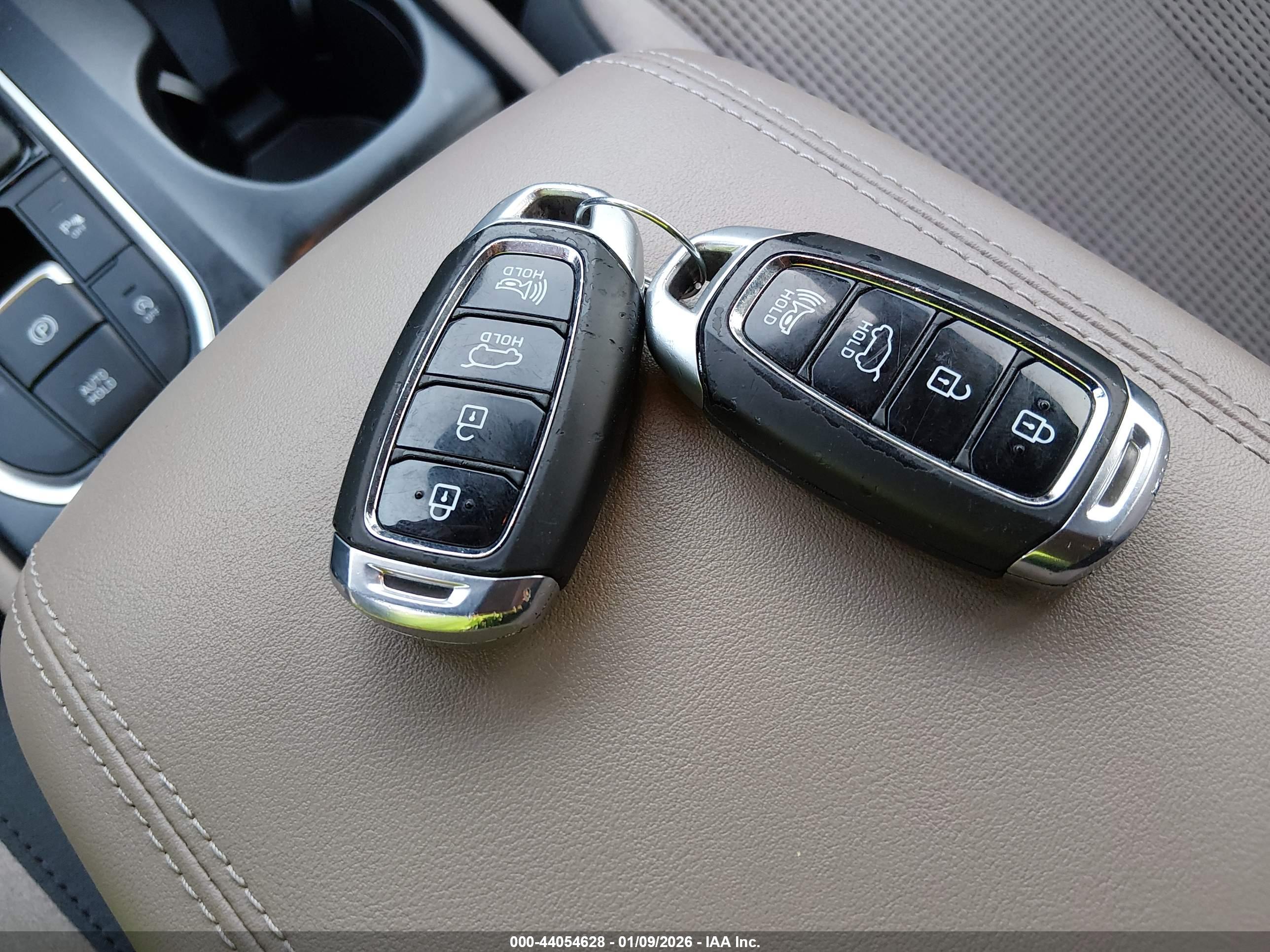 HYUNDAI SANTA image 11