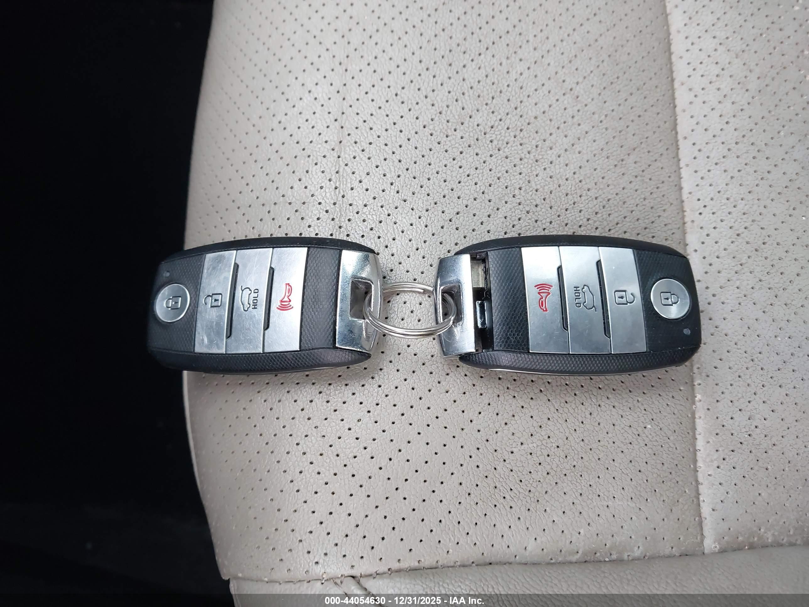KIA SORENTO image 11