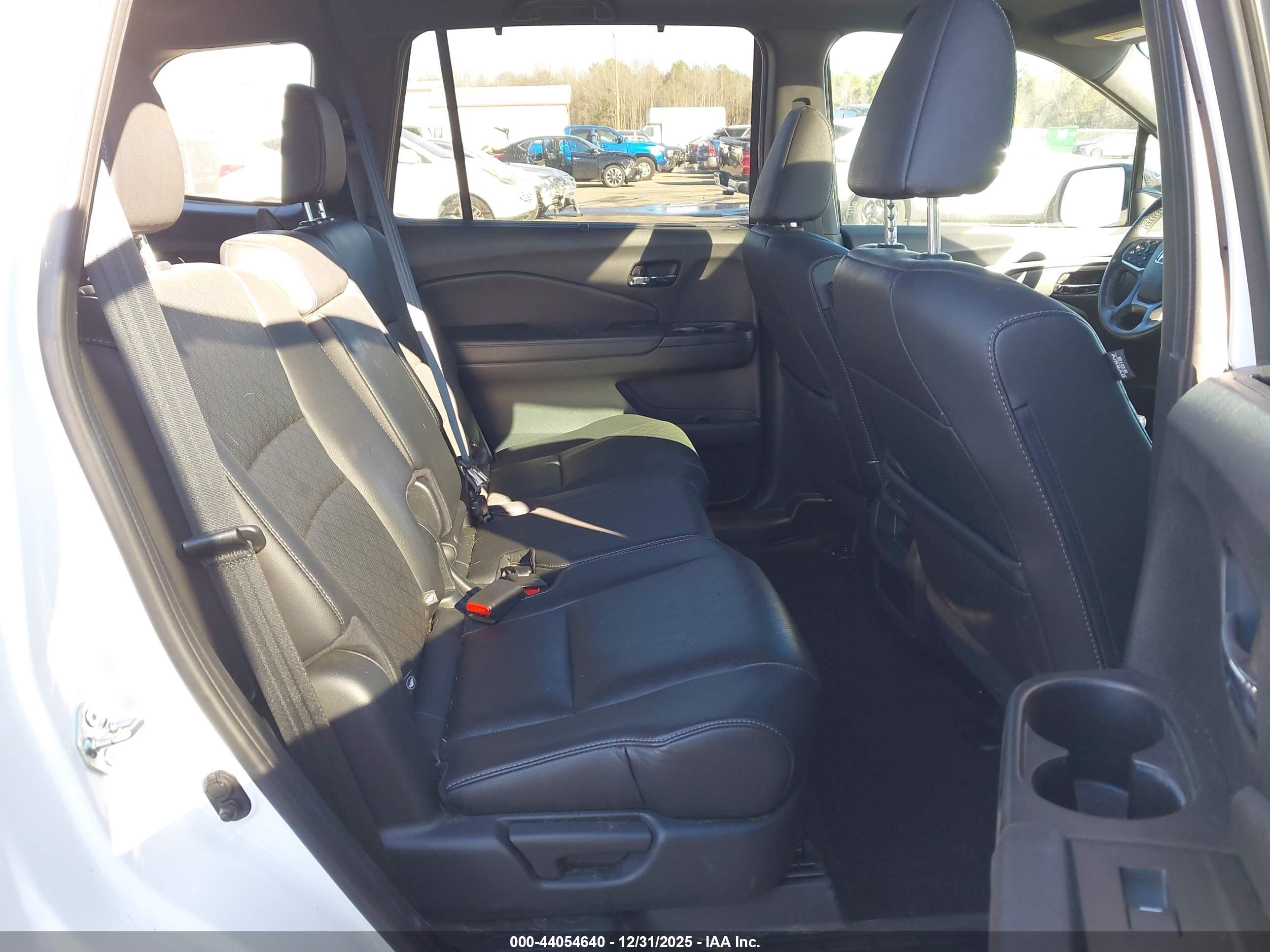 HONDA PASSPORT image 8