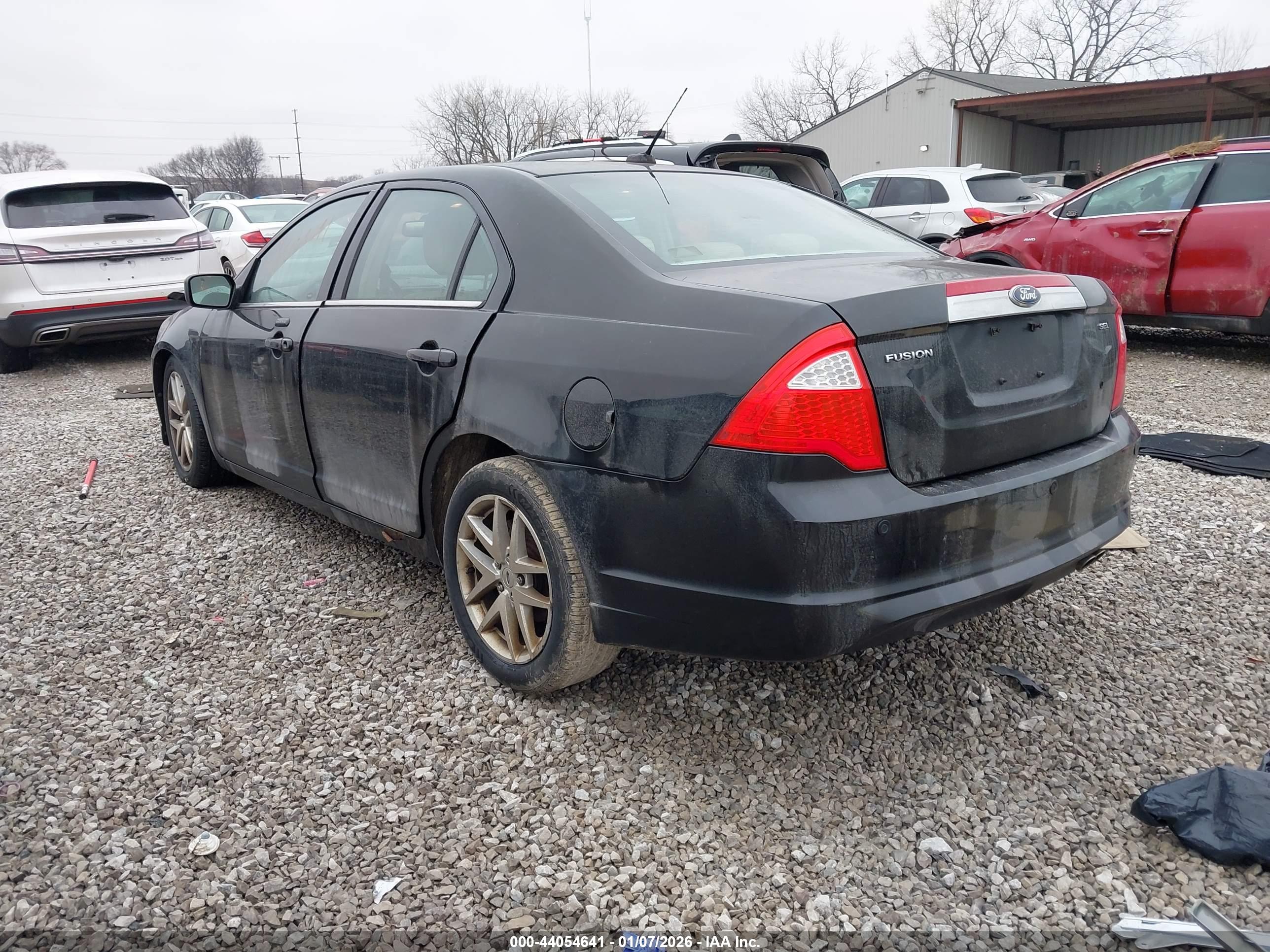 FORD FUSION image 3