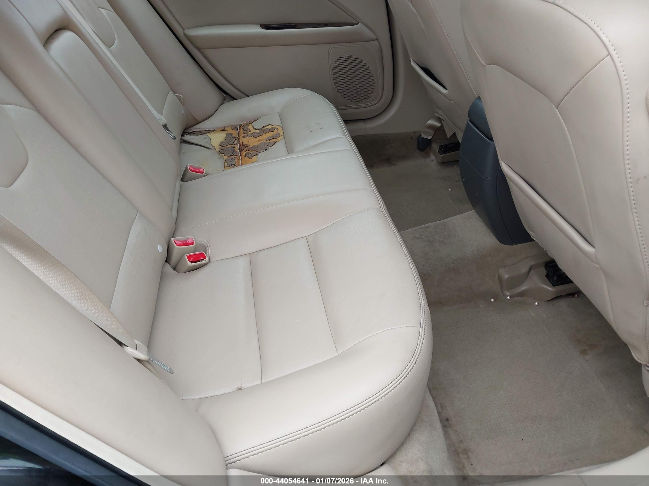 FORD FUSION image 8