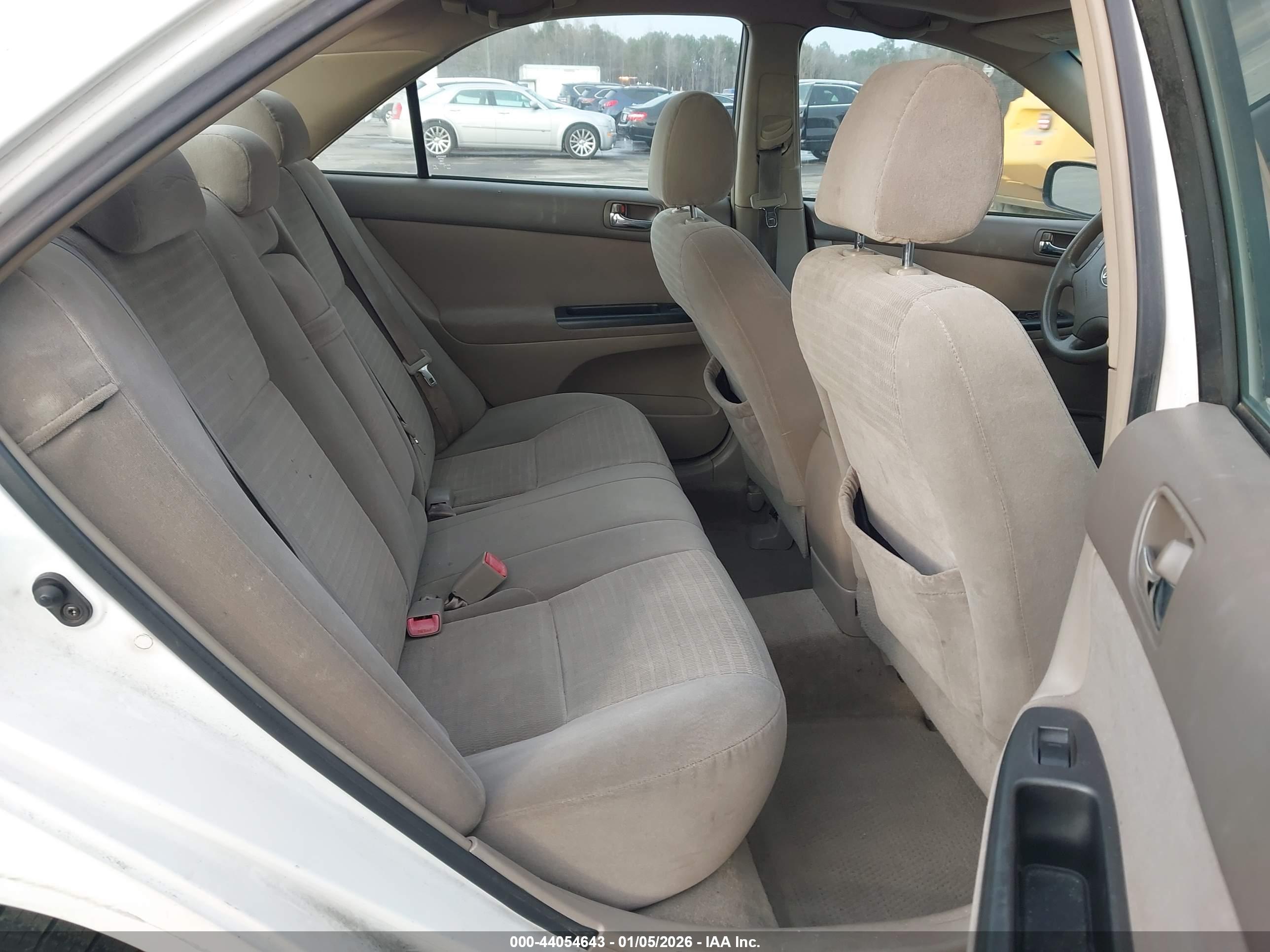 TOYOTA CAMRY image 8