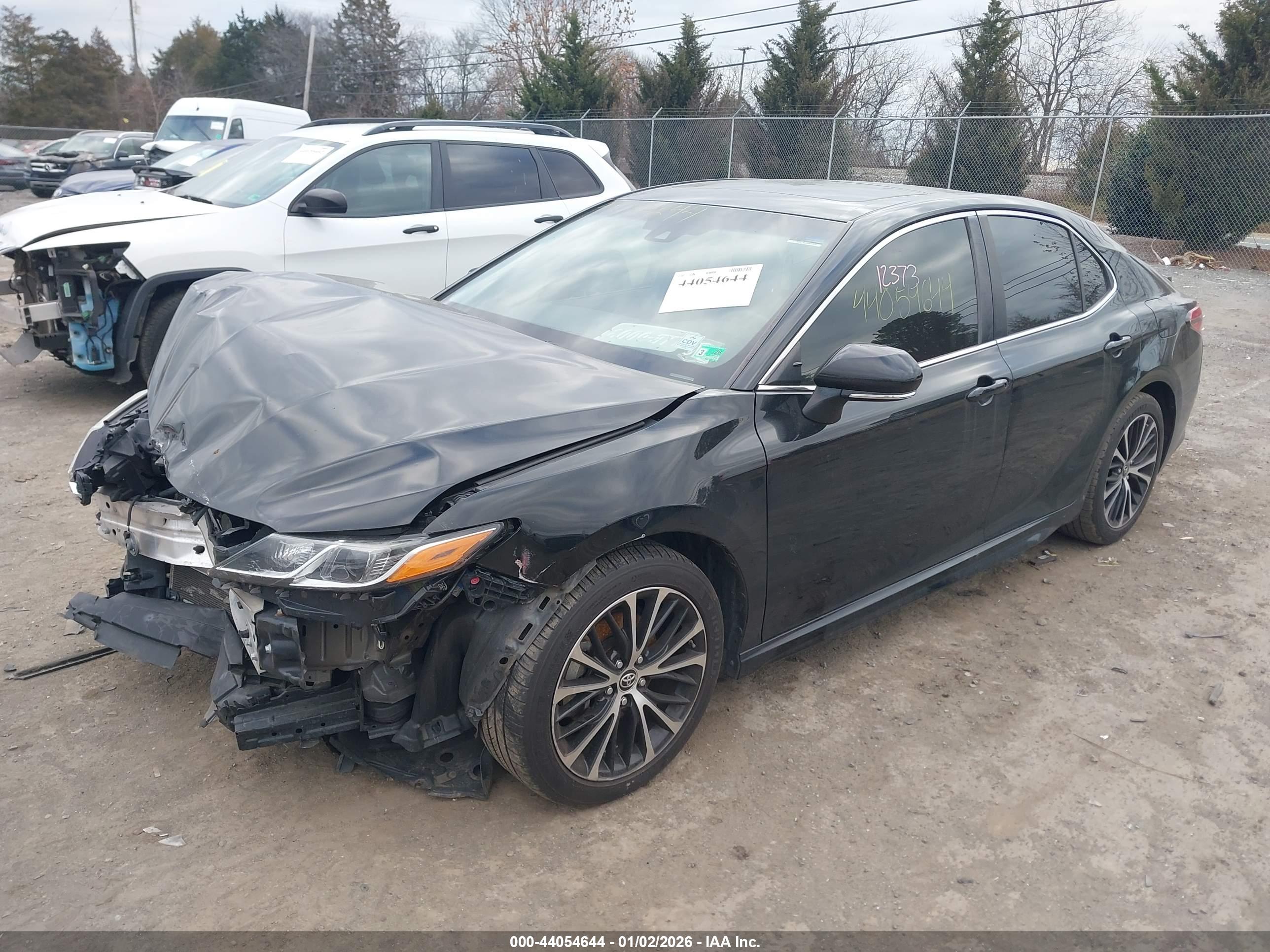 TOYOTA CAMRY image 2
