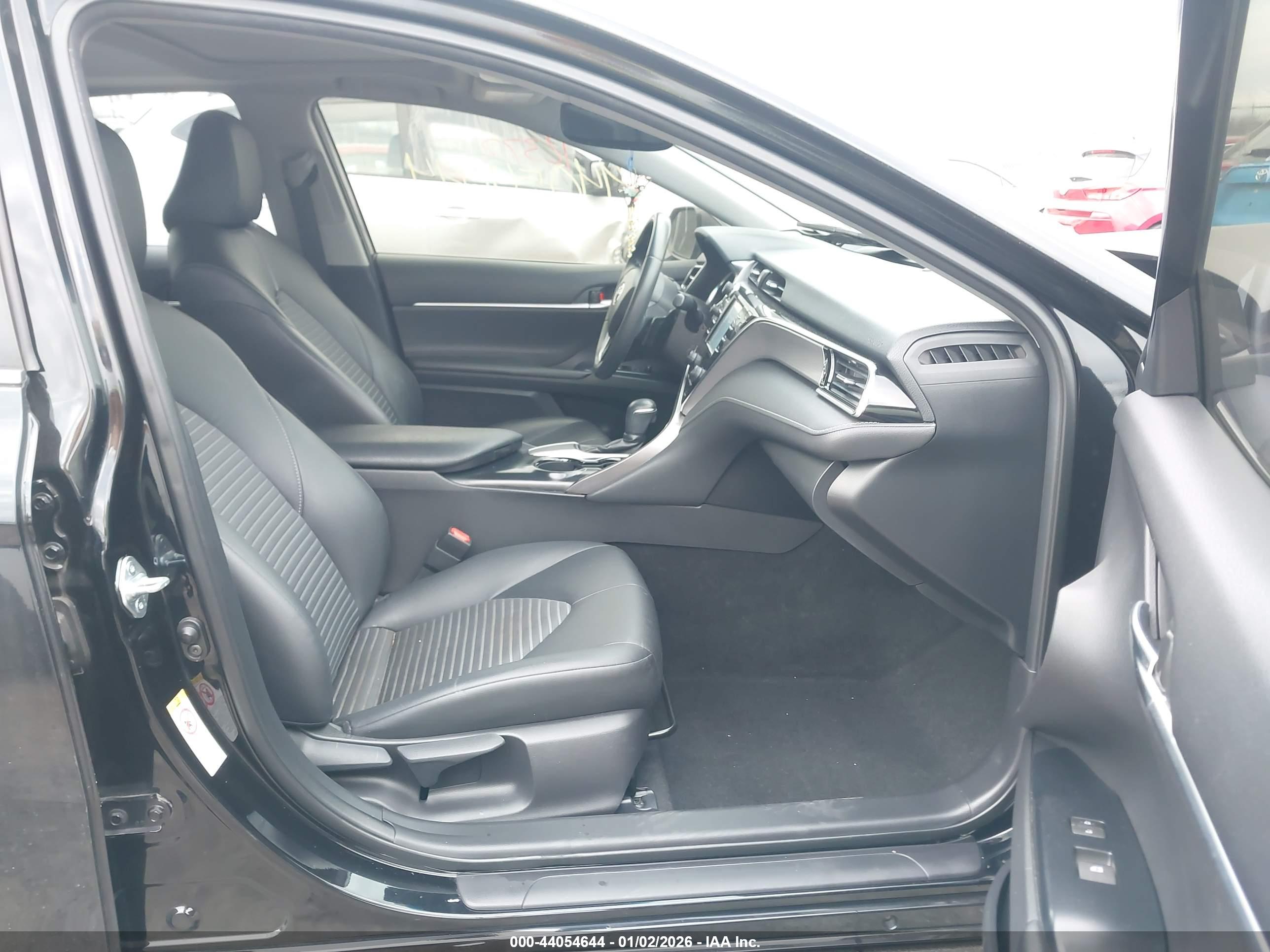 TOYOTA CAMRY image 5