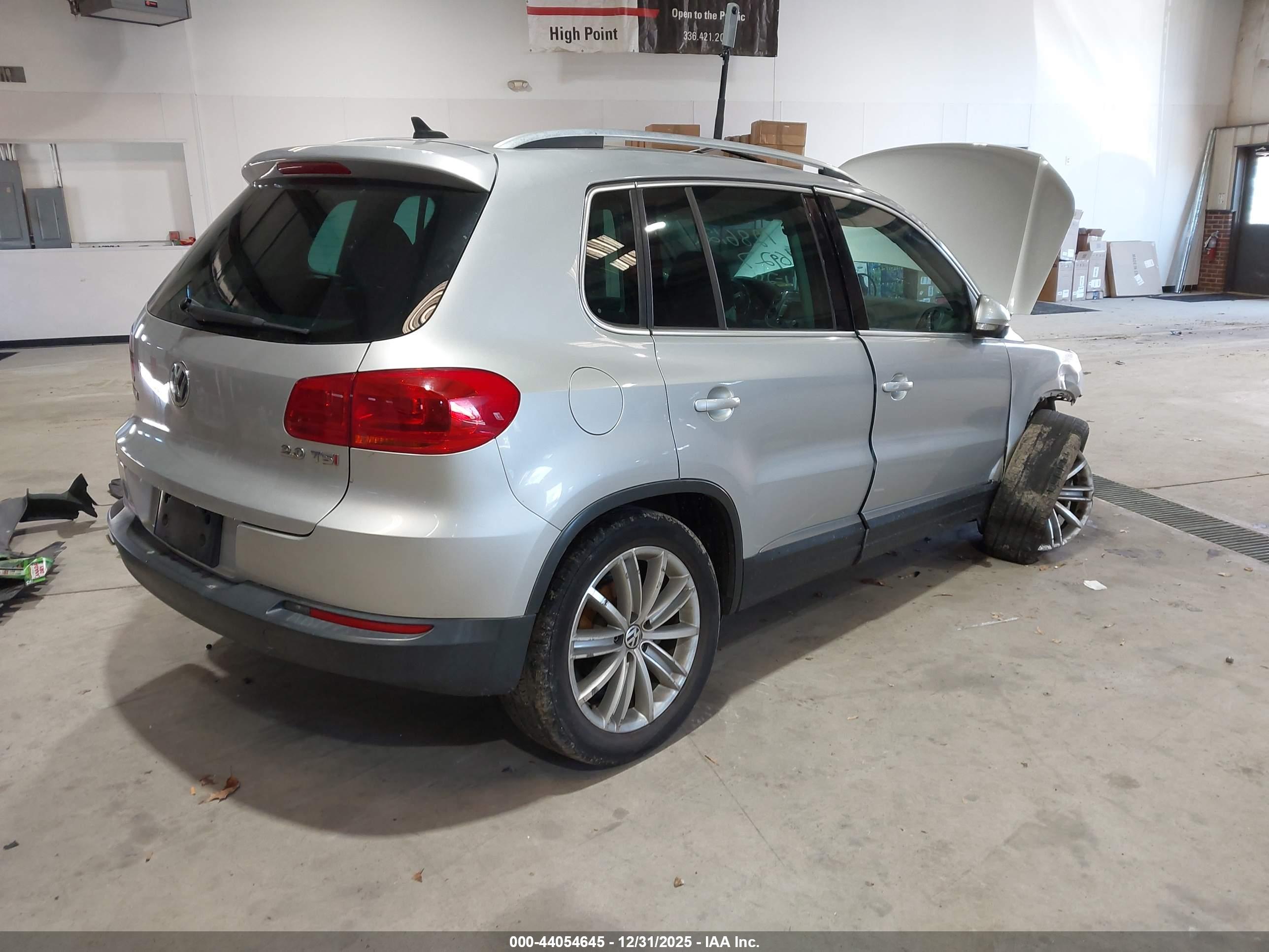 VOLKSWAGEN TIGUAN image 4