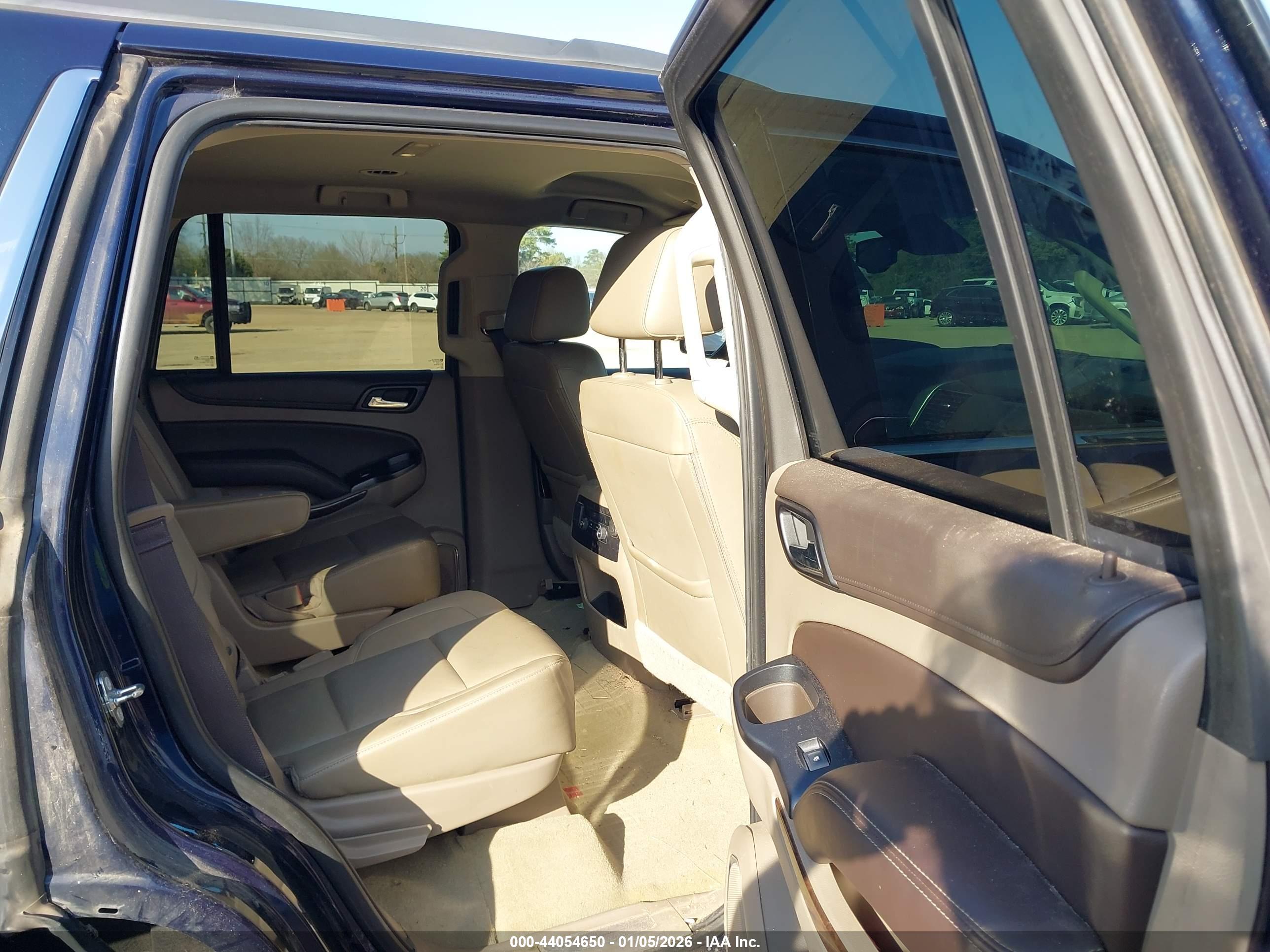 CHEVROLET TAHOE image 8