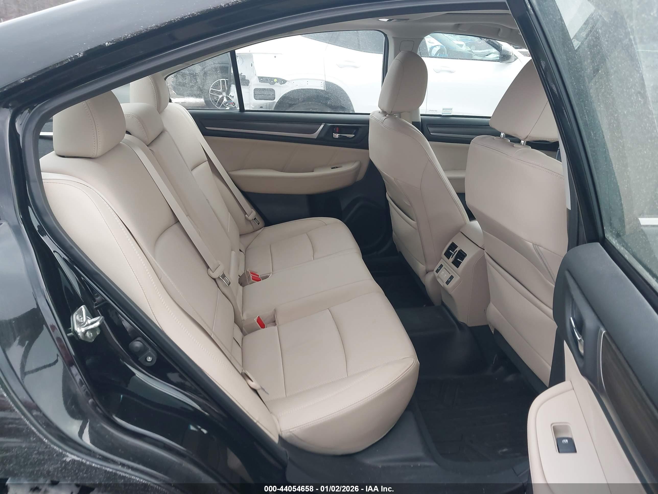 SUBARU LEGACY image 8