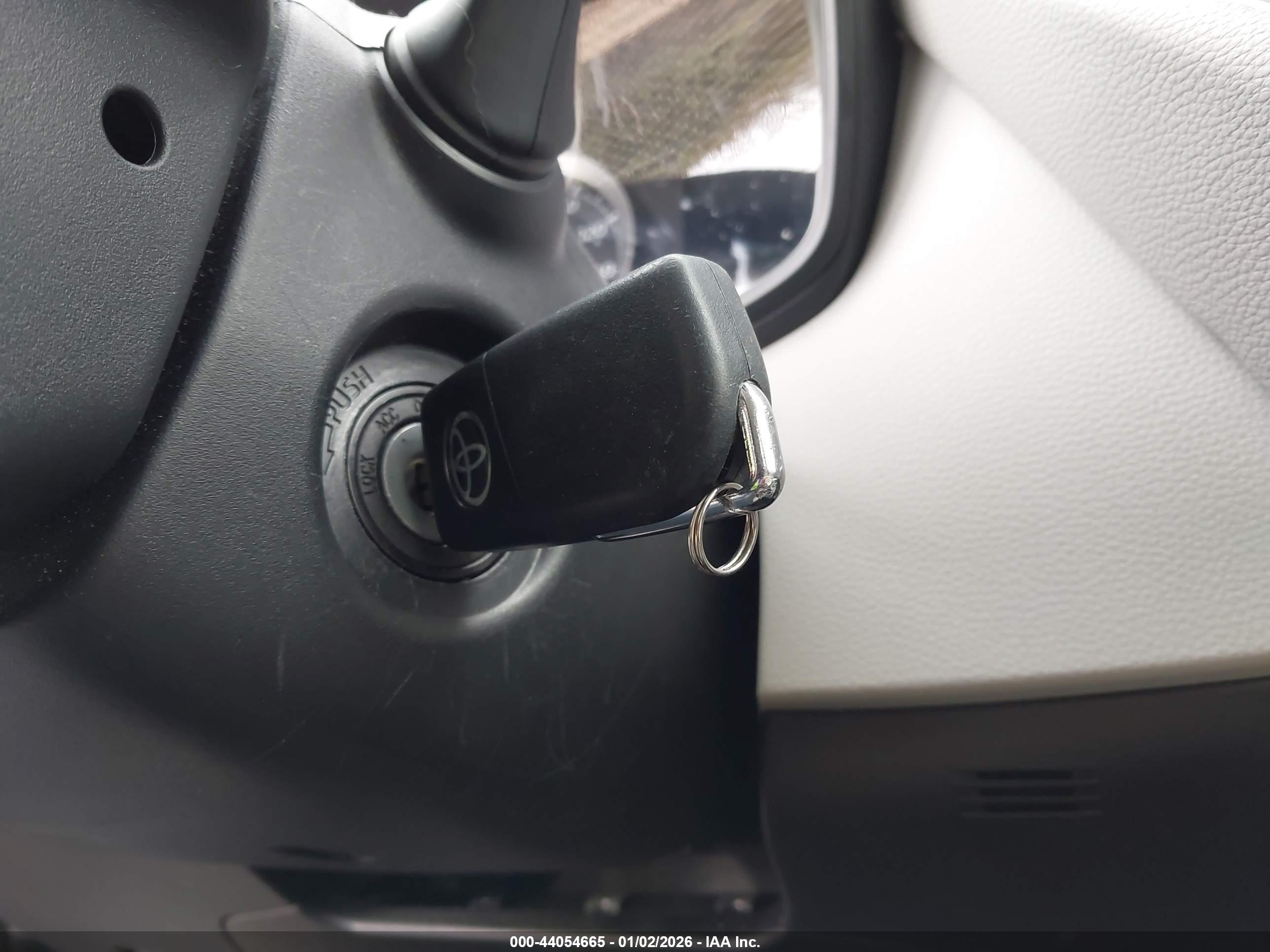 TOYOTA COROLLA image 11