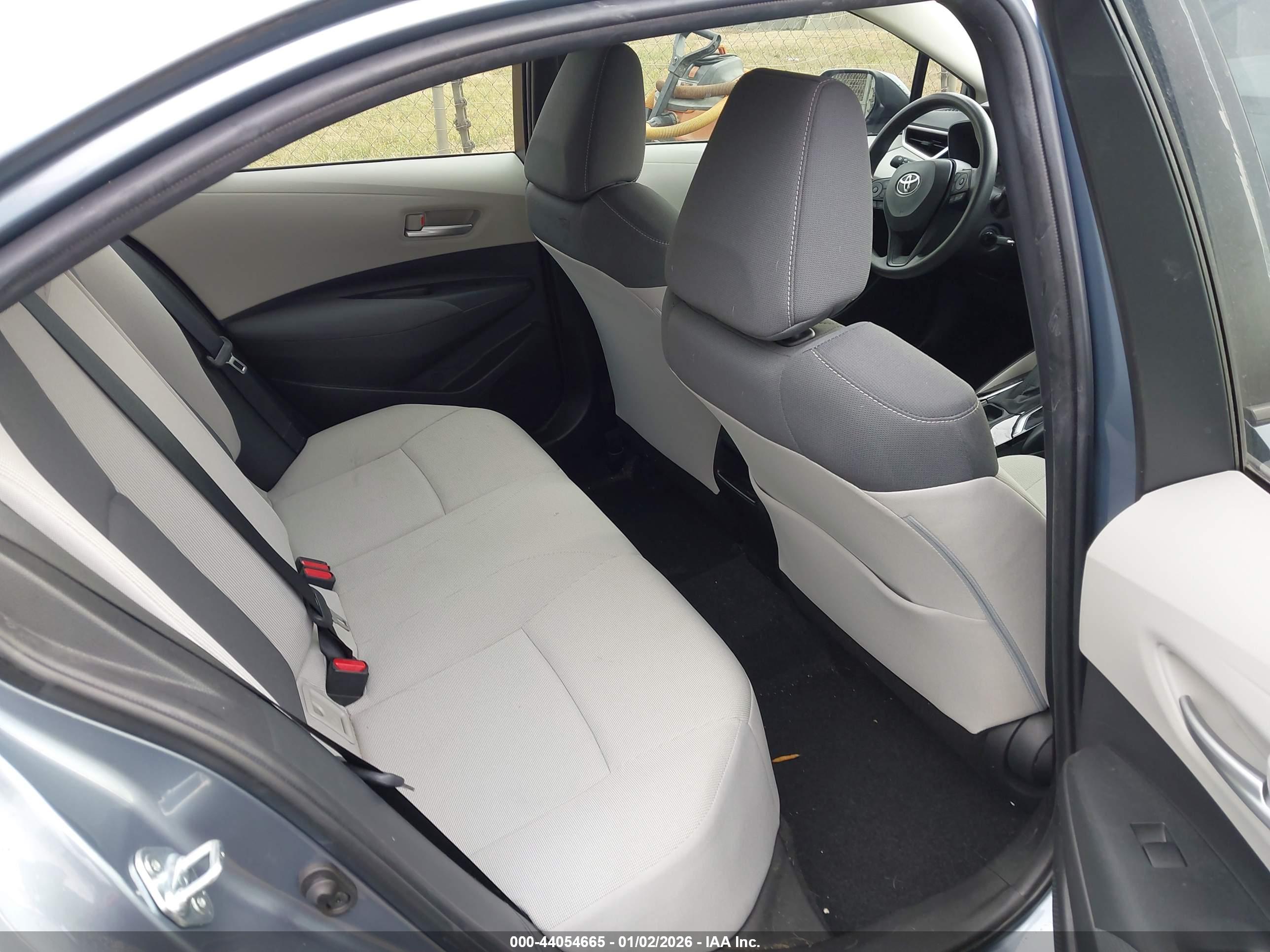 TOYOTA COROLLA image 8