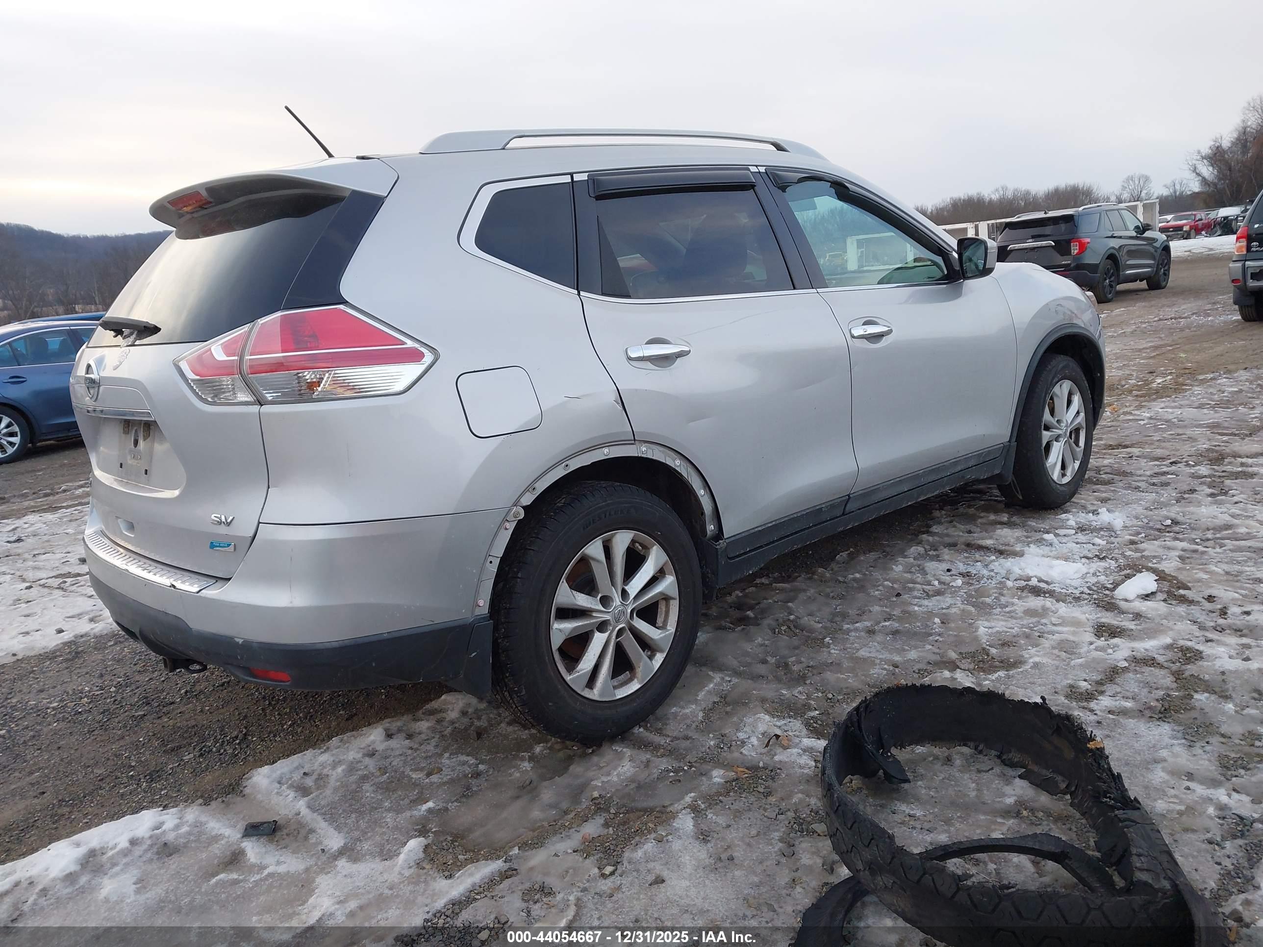 NISSAN ROGUE image 4