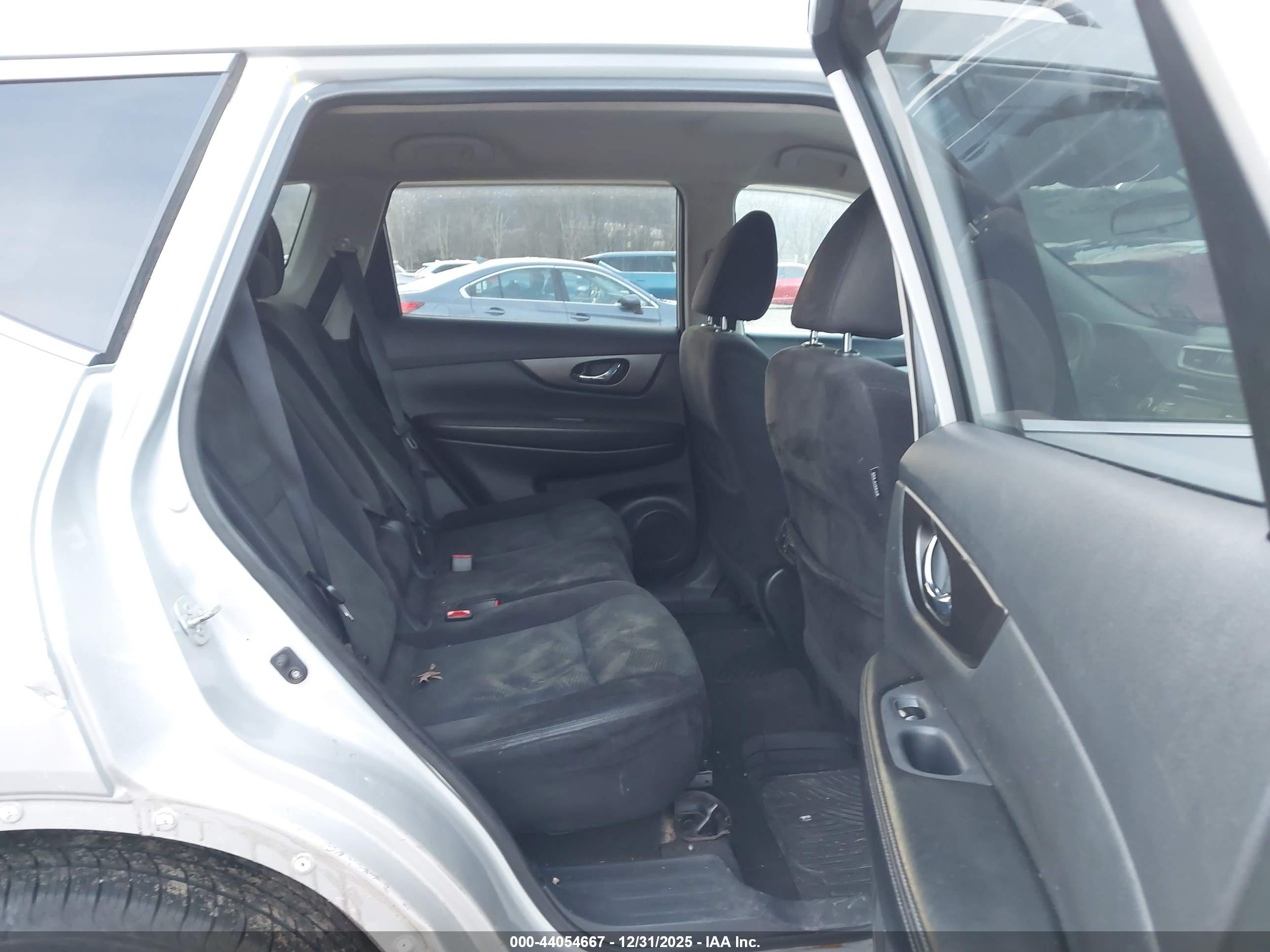 NISSAN ROGUE image 8
