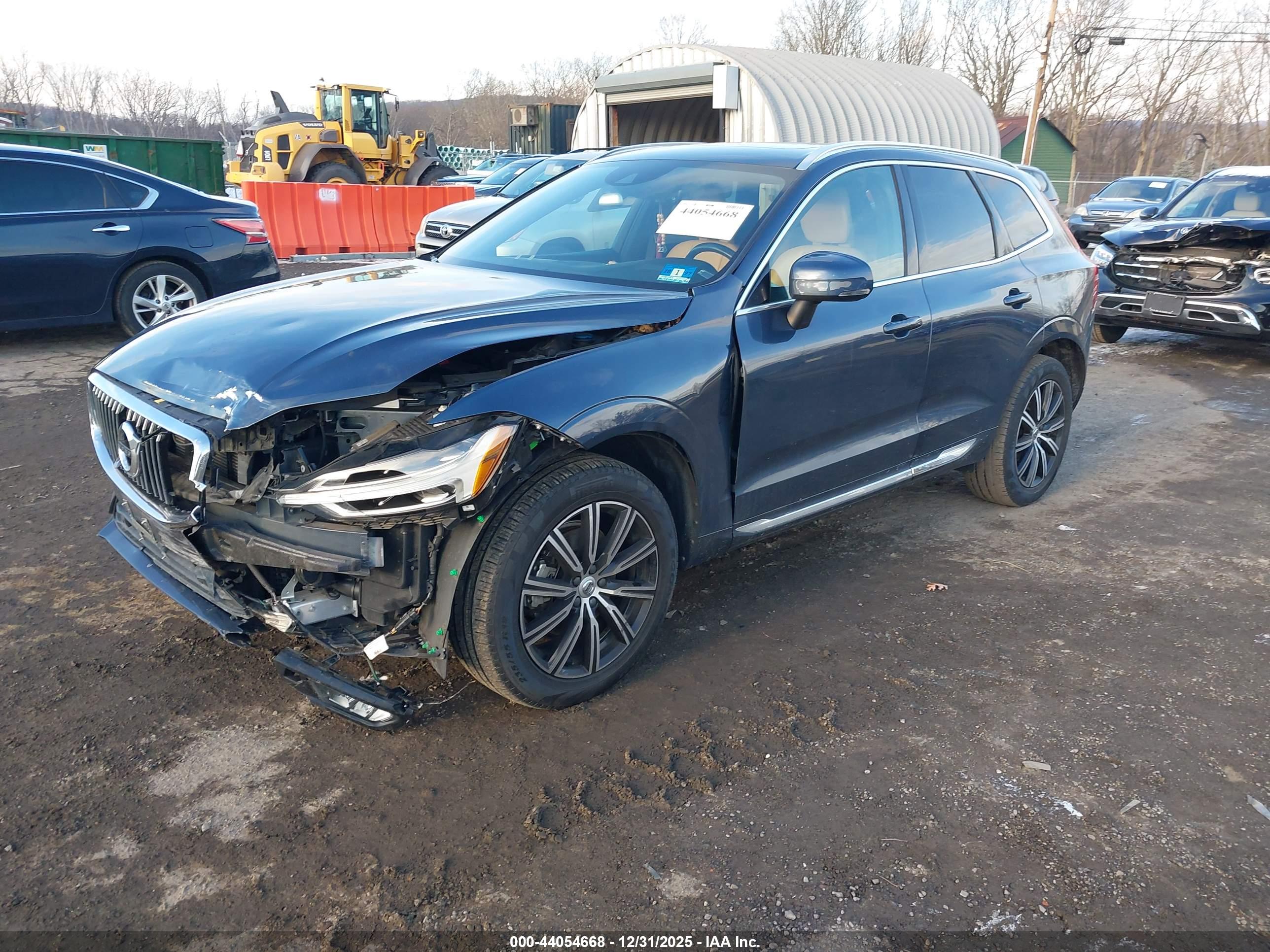 VOLVO XC60 image 2