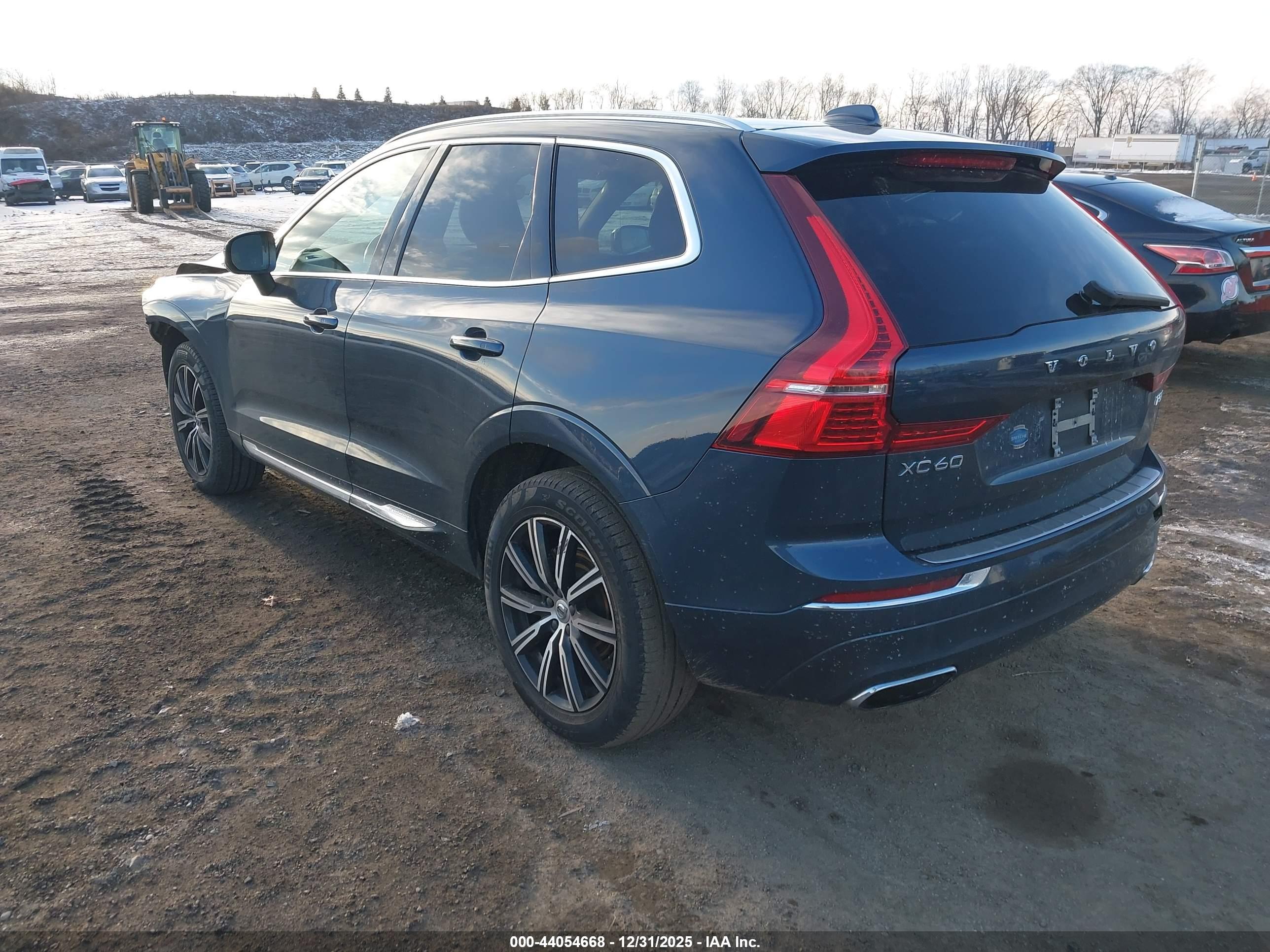 VOLVO XC60 image 3