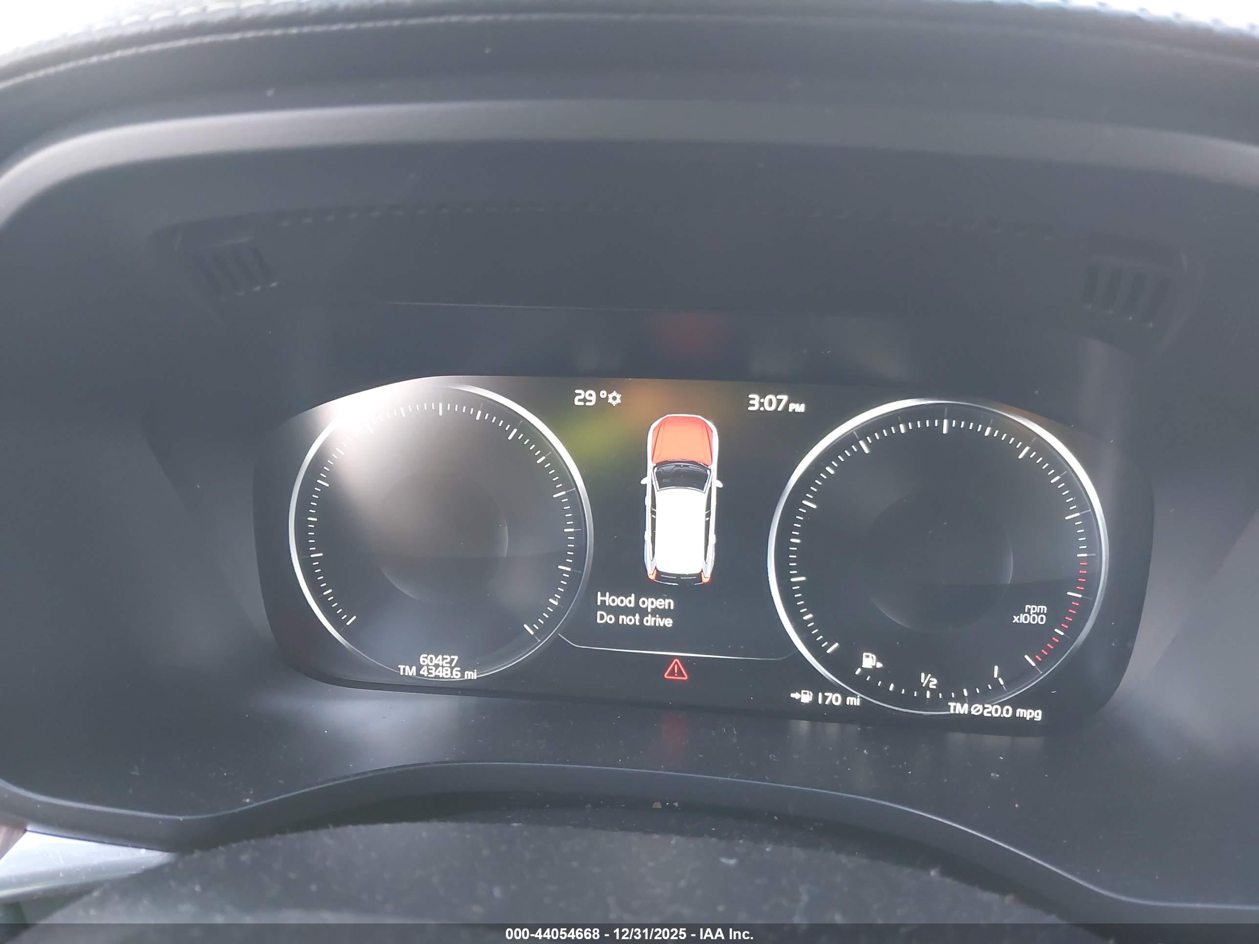 VOLVO XC60 image 7
