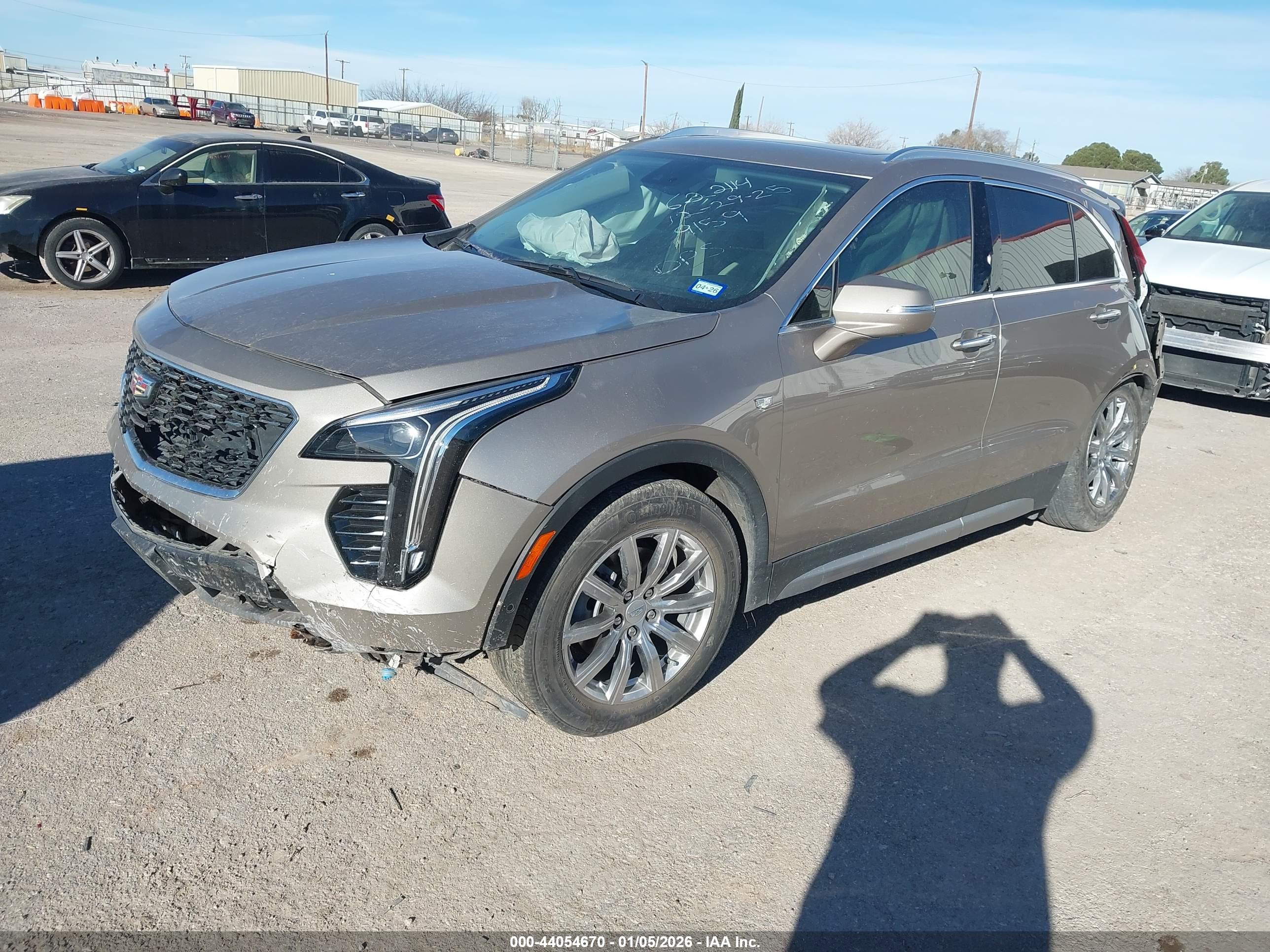 CADILLAC XT4 image 2
