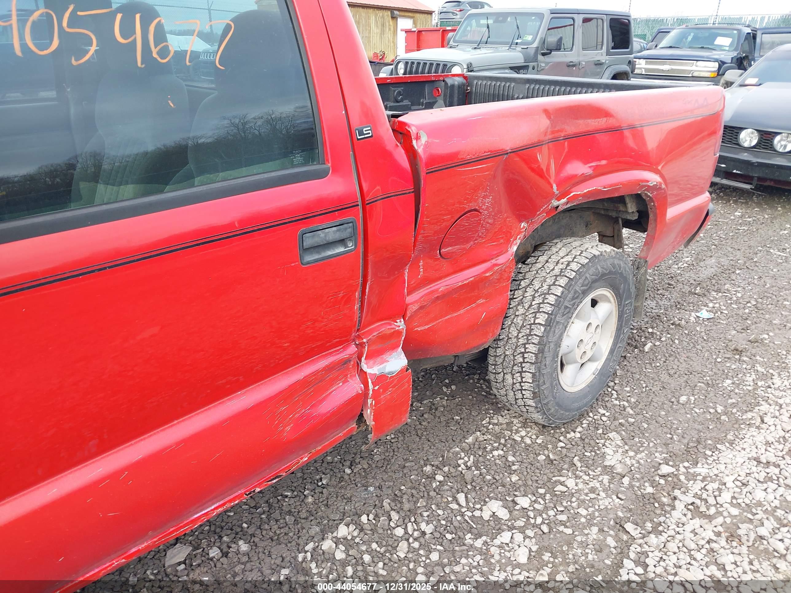 CHEVROLET S-10 image 6