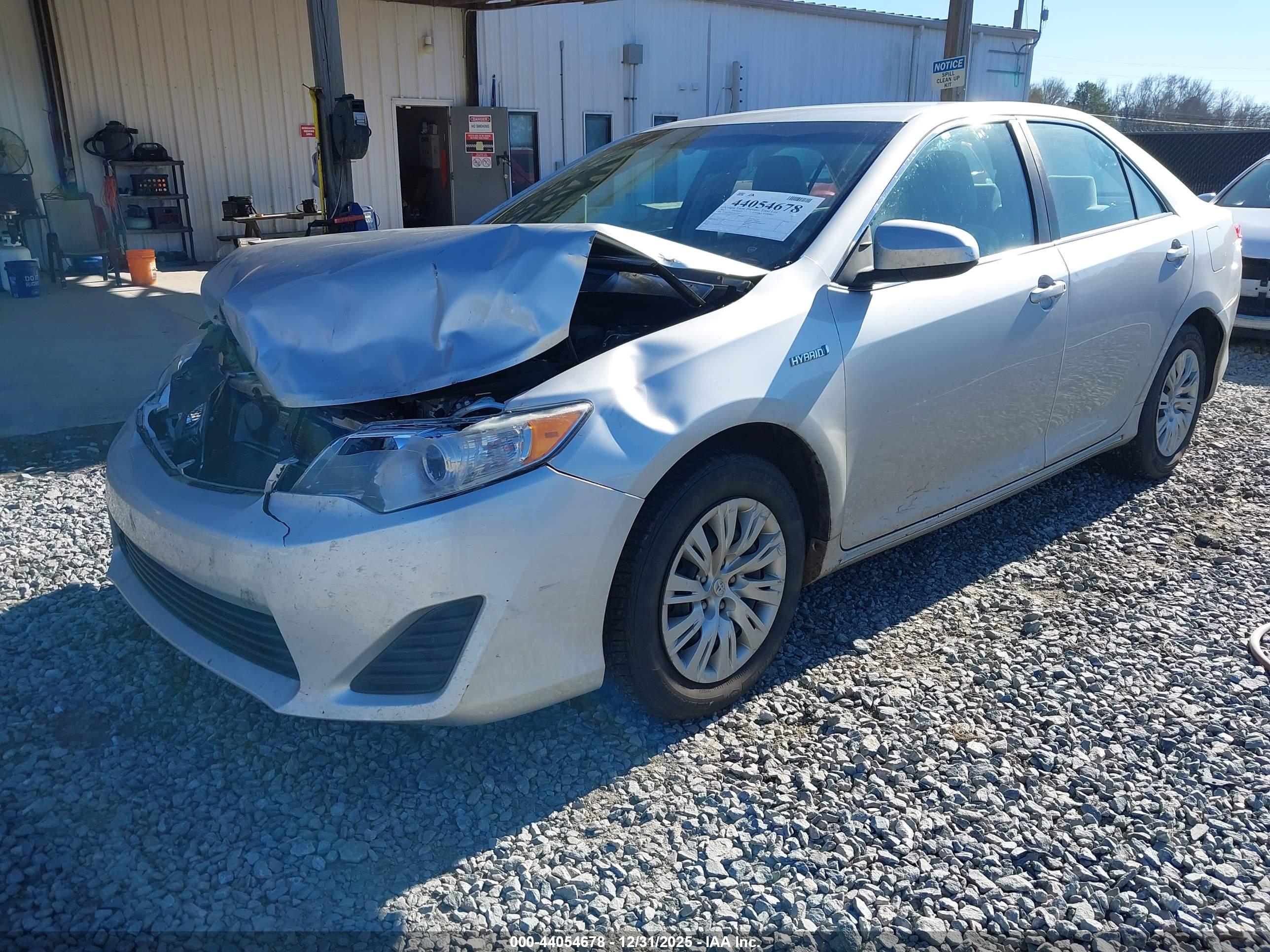 TOYOTA CAMRY image 2