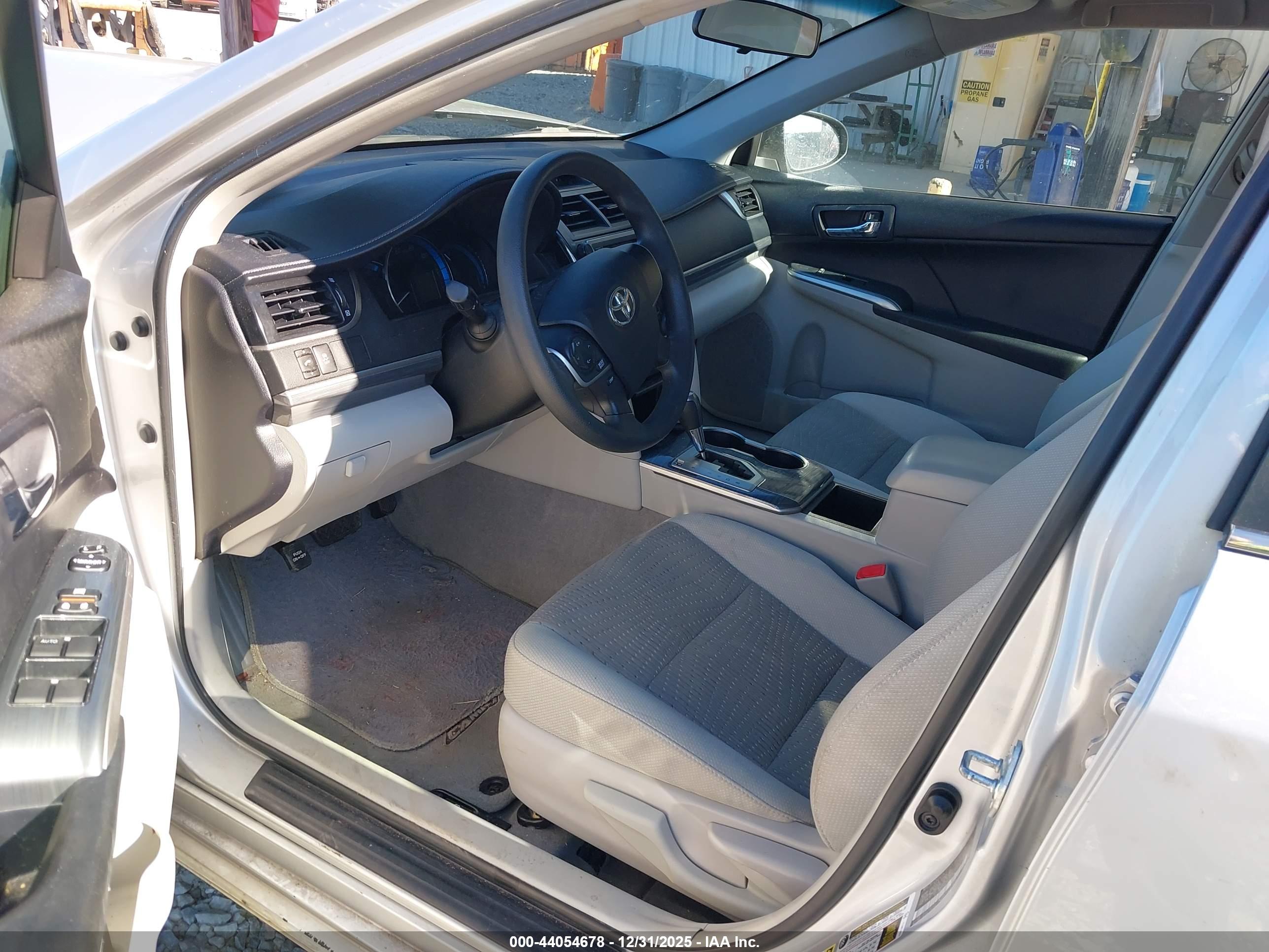 TOYOTA CAMRY image 5