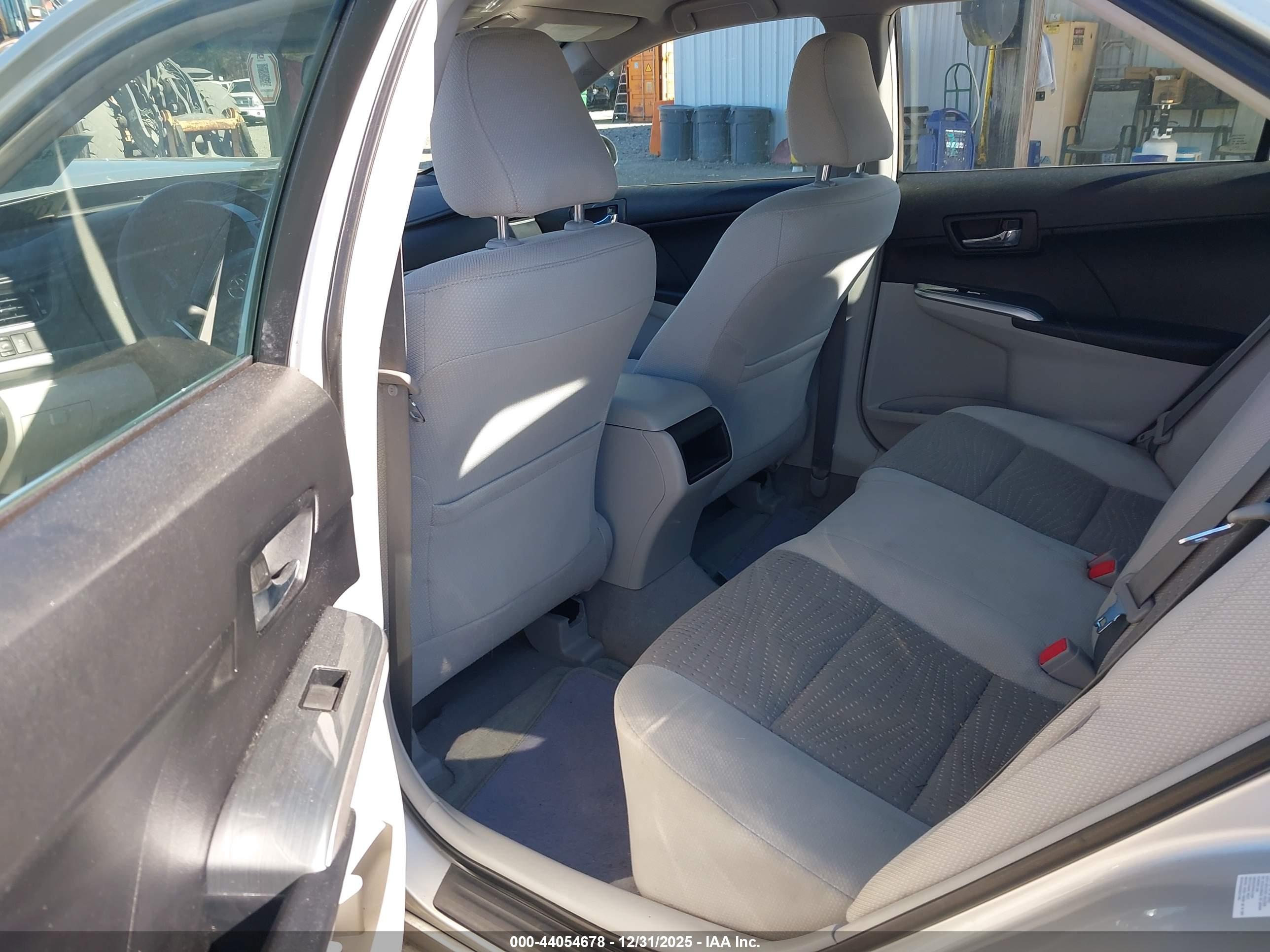 TOYOTA CAMRY image 8