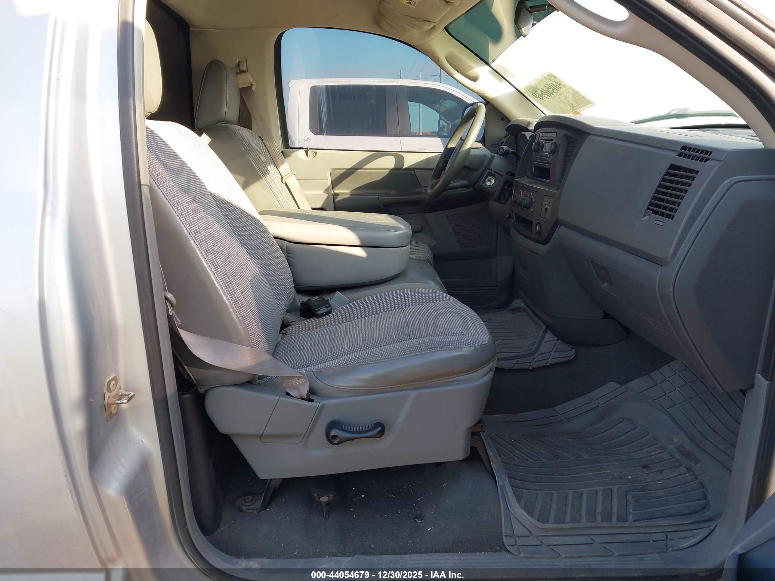 DODGE RAM image 5
