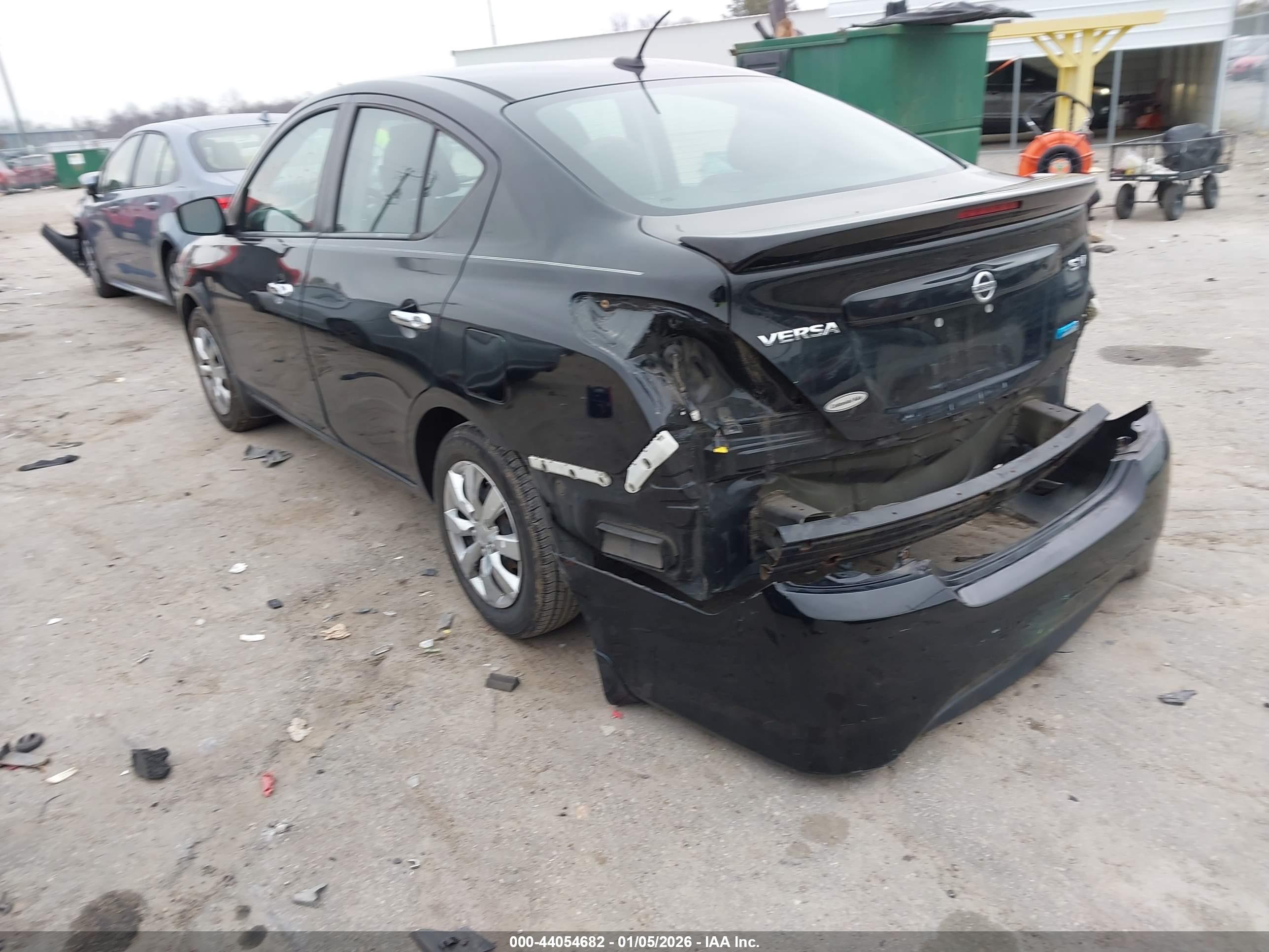 NISSAN VERSA image 3
