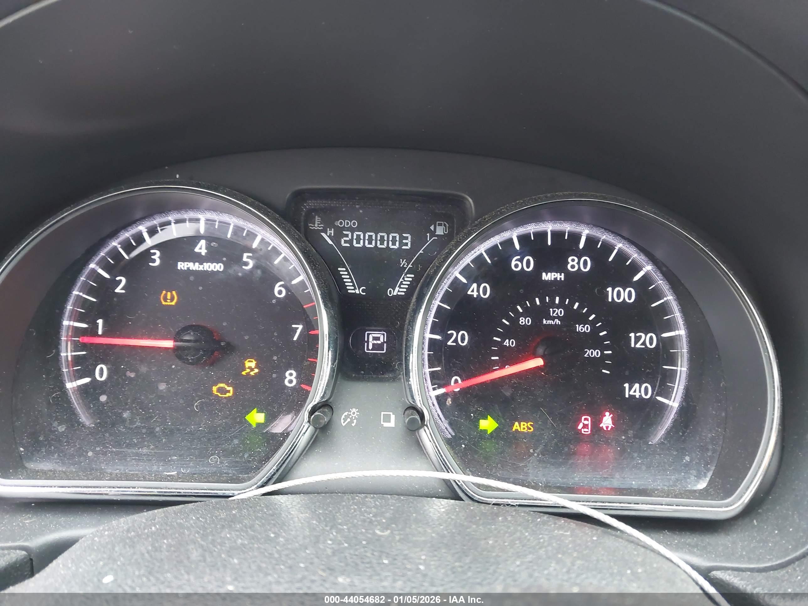 NISSAN VERSA image 7