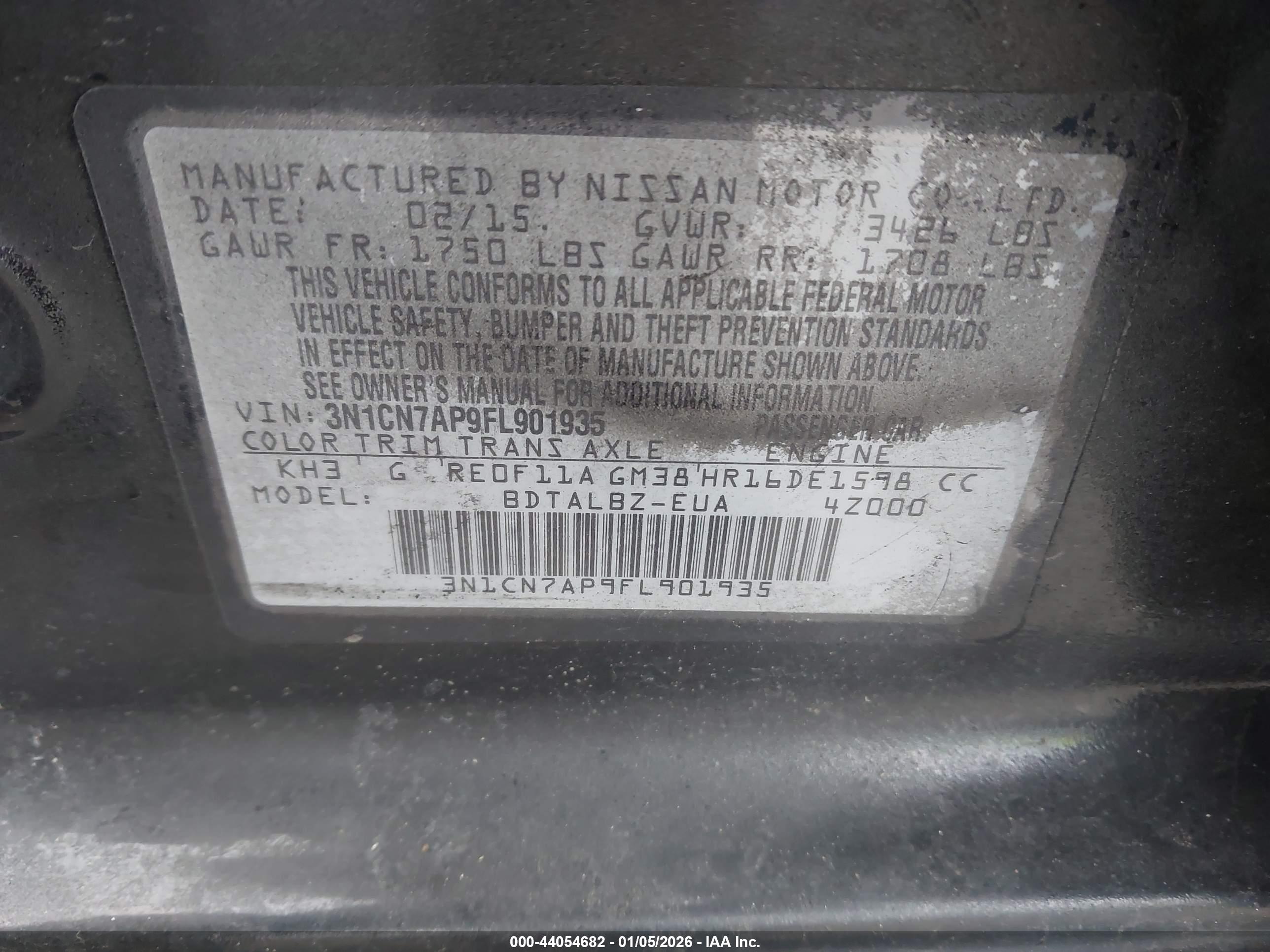 NISSAN VERSA image 9