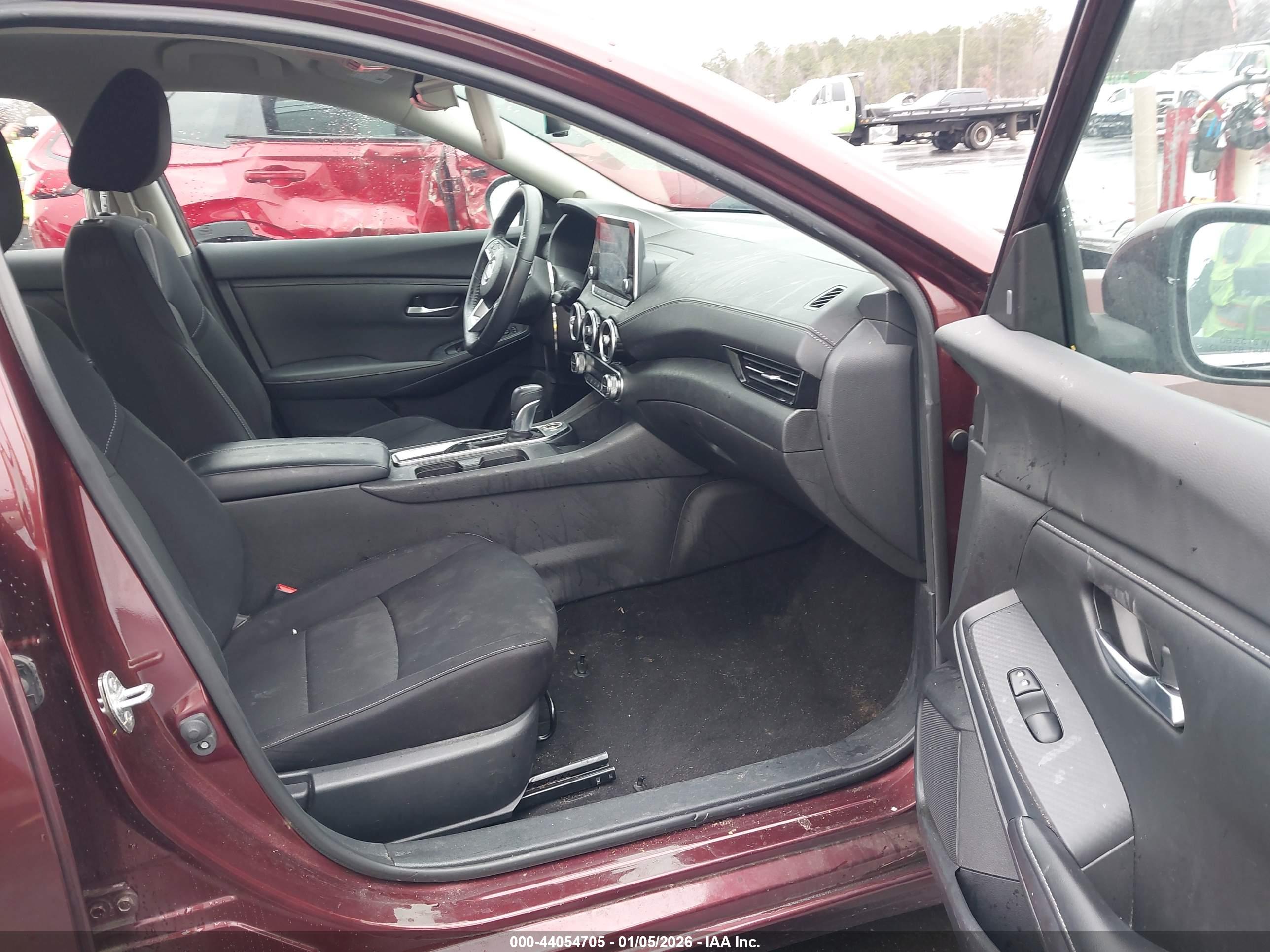 NISSAN SENTRA image 5