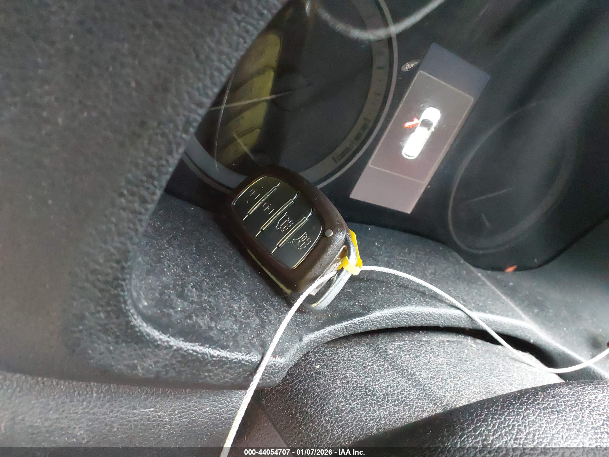 HYUNDAI TUCSON image 11