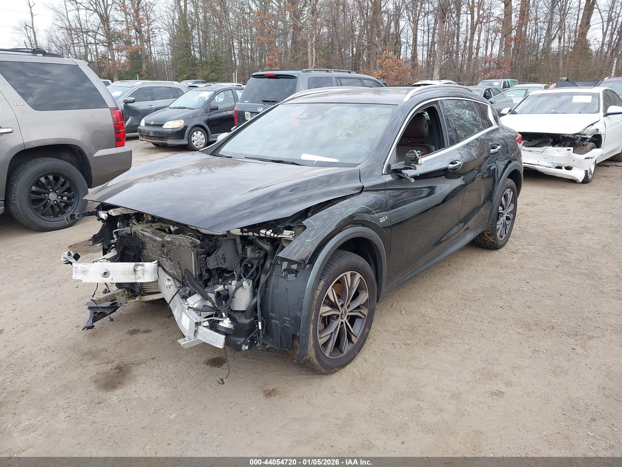 INFINITI QX30 image 6