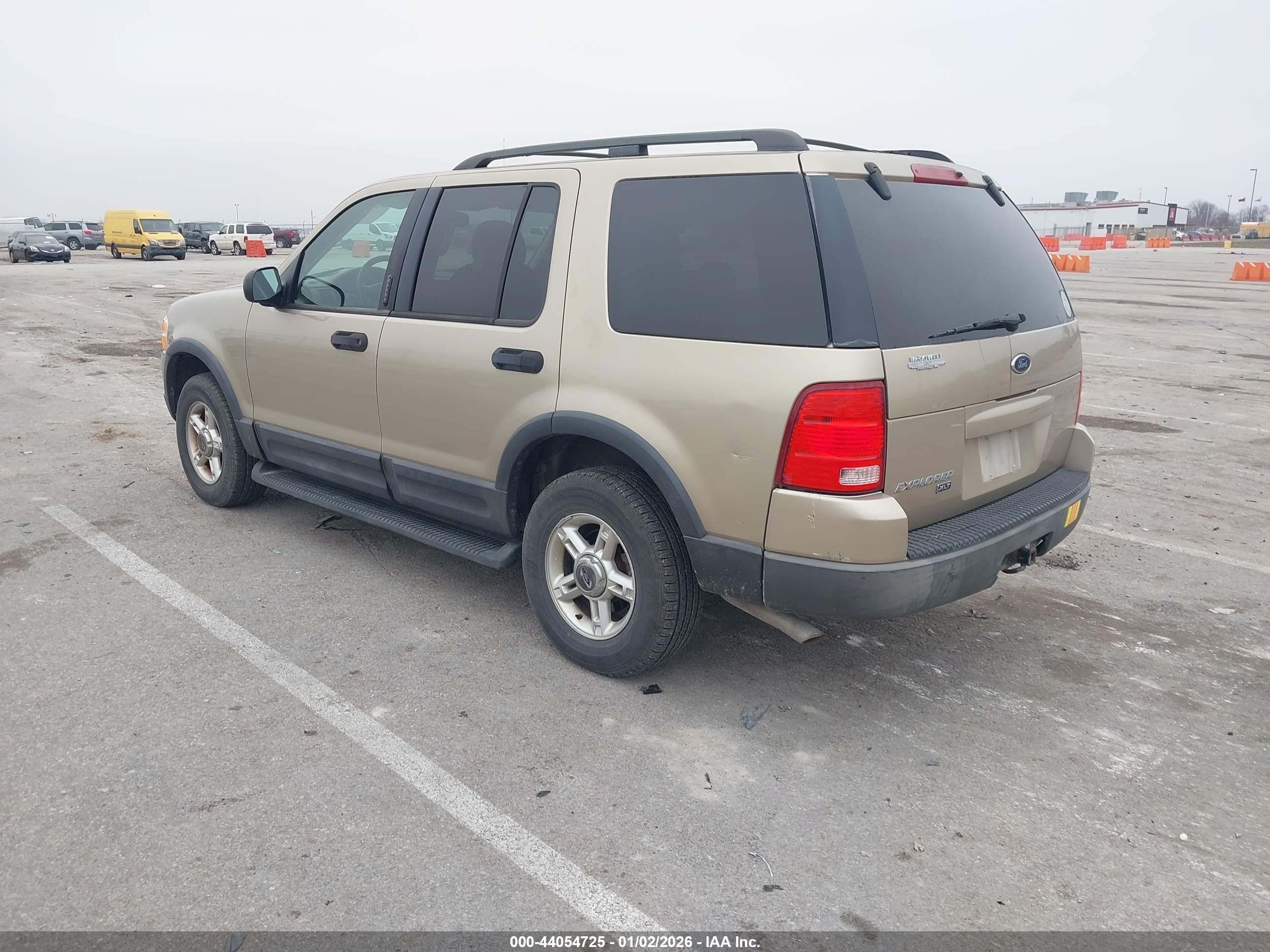 FORD EXPLORER image 3