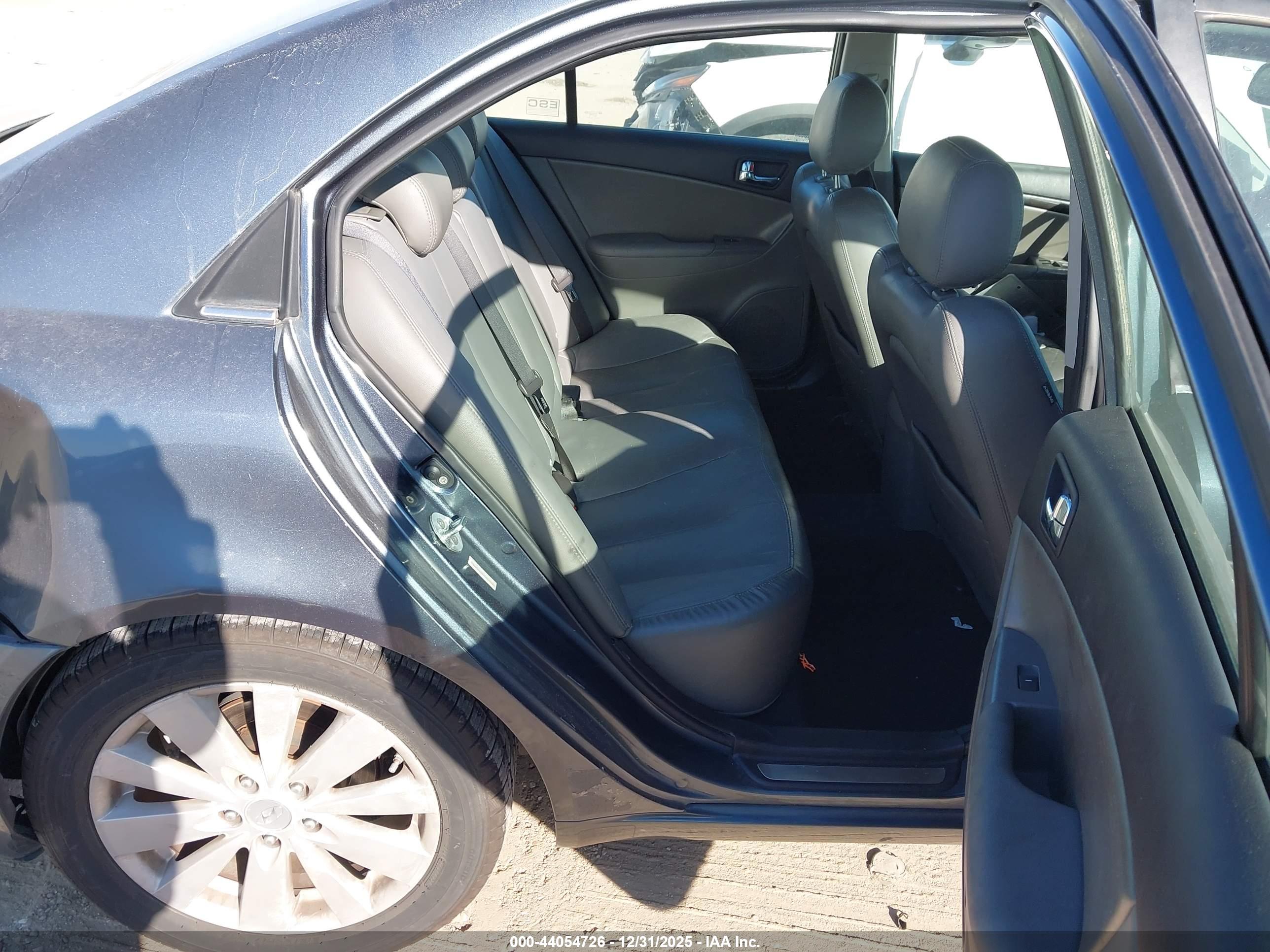 HYUNDAI SONATA image 8