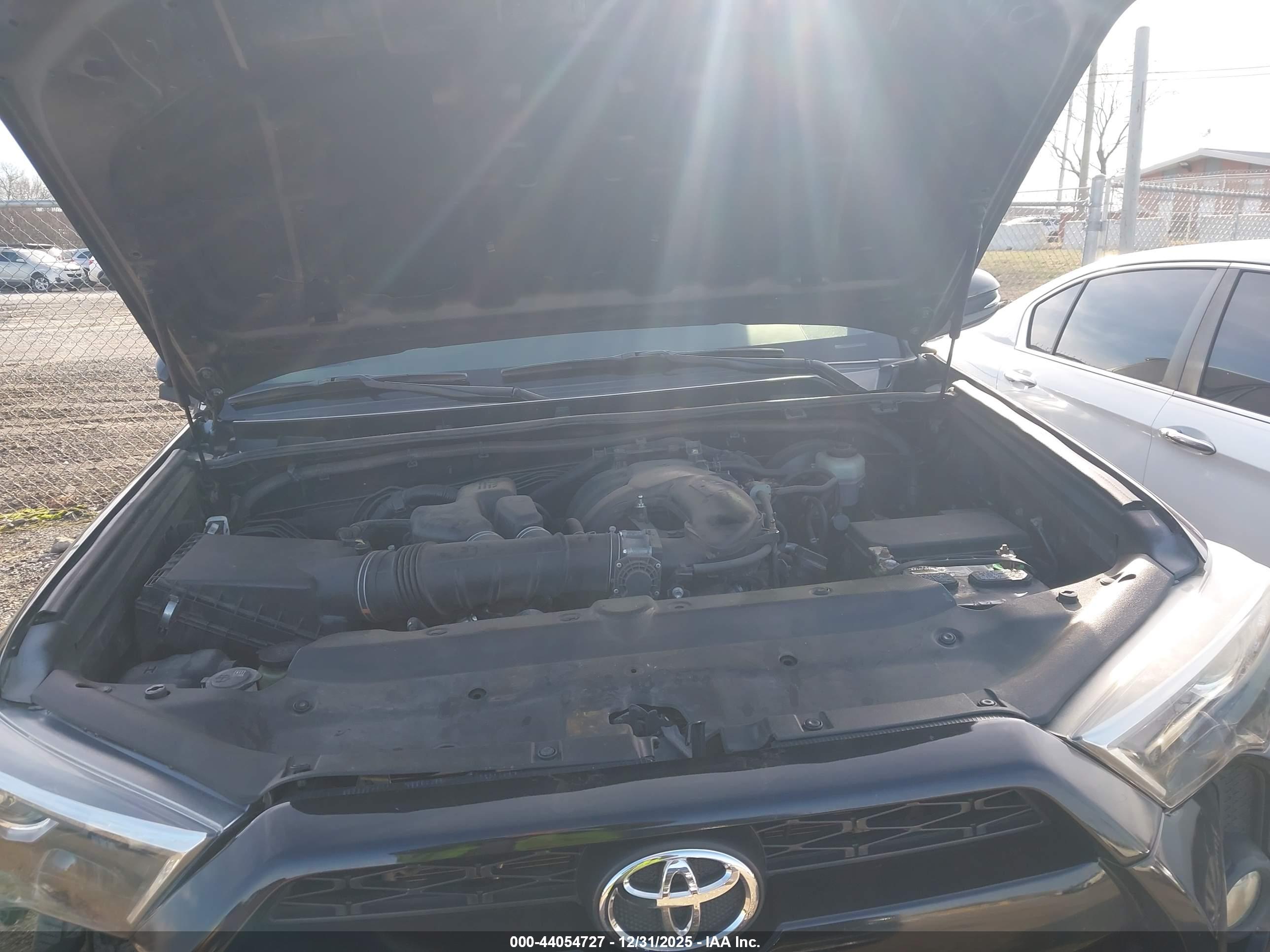 TOYOTA 4RUNNER image 10
