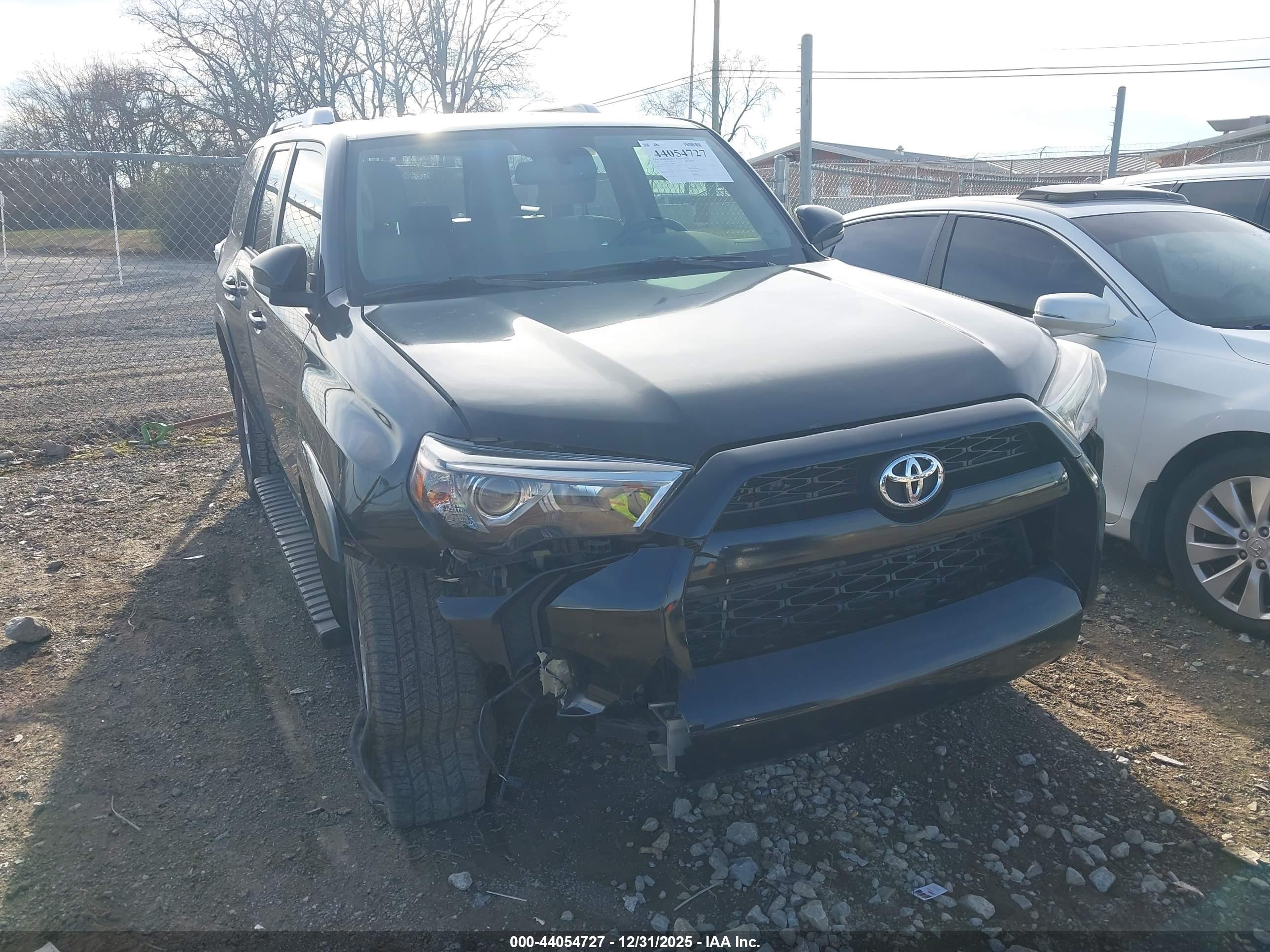 TOYOTA 4RUNNER image 6
