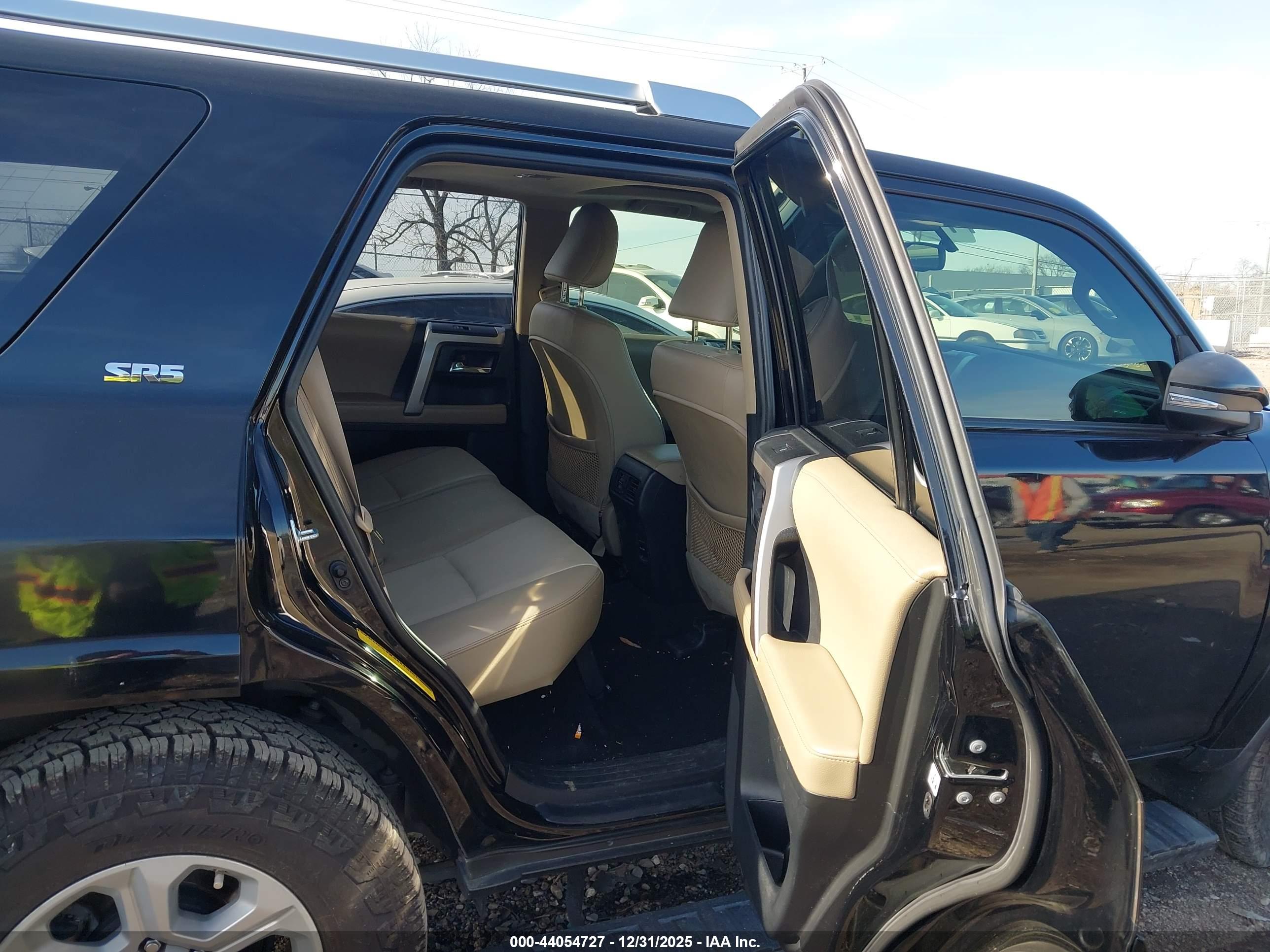 TOYOTA 4RUNNER image 8