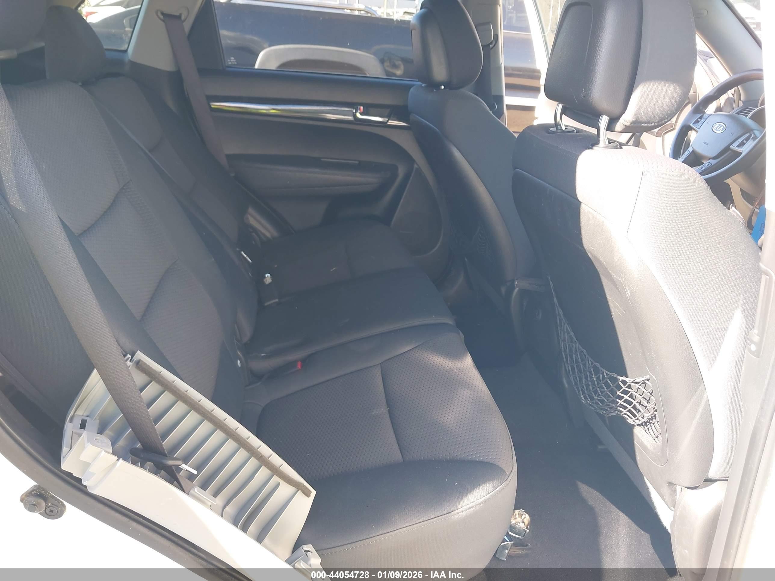 KIA SORENTO image 8