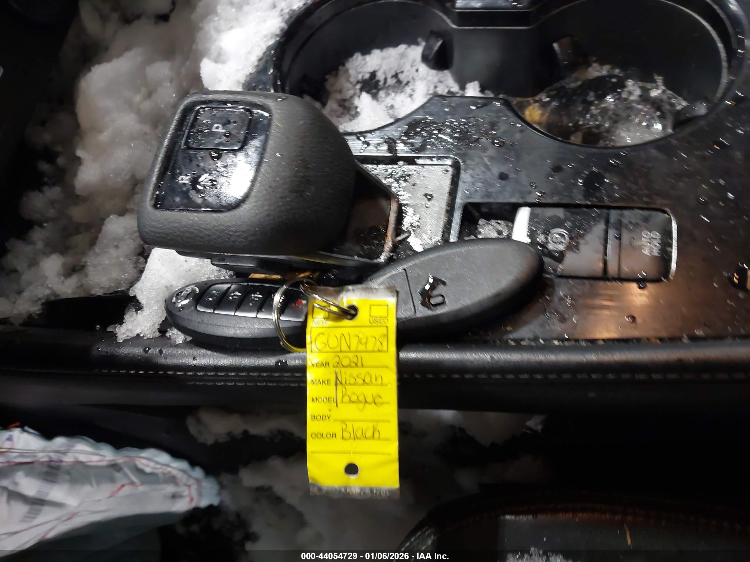 NISSAN ROGUE image 11