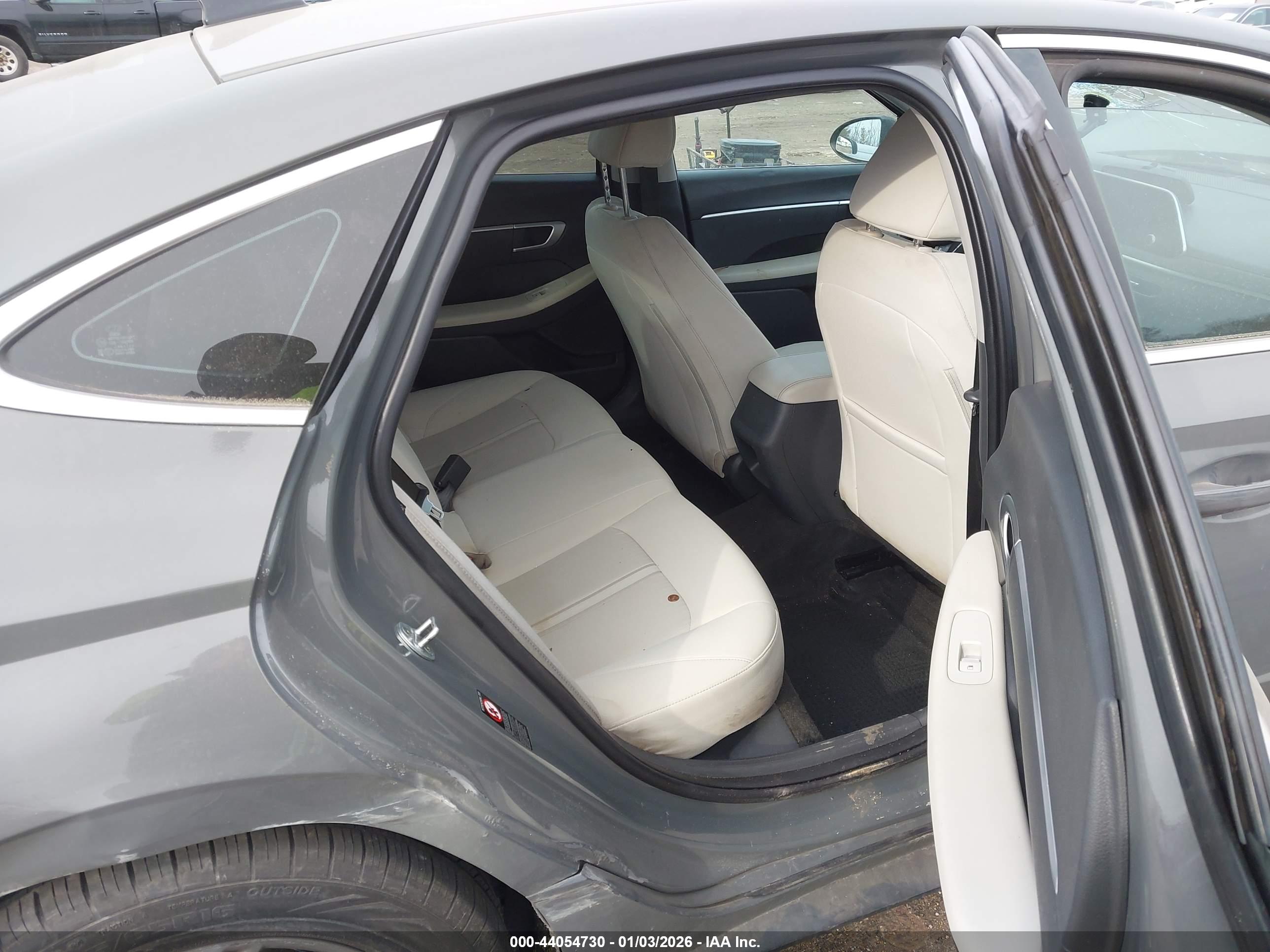 HYUNDAI SONATA image 8