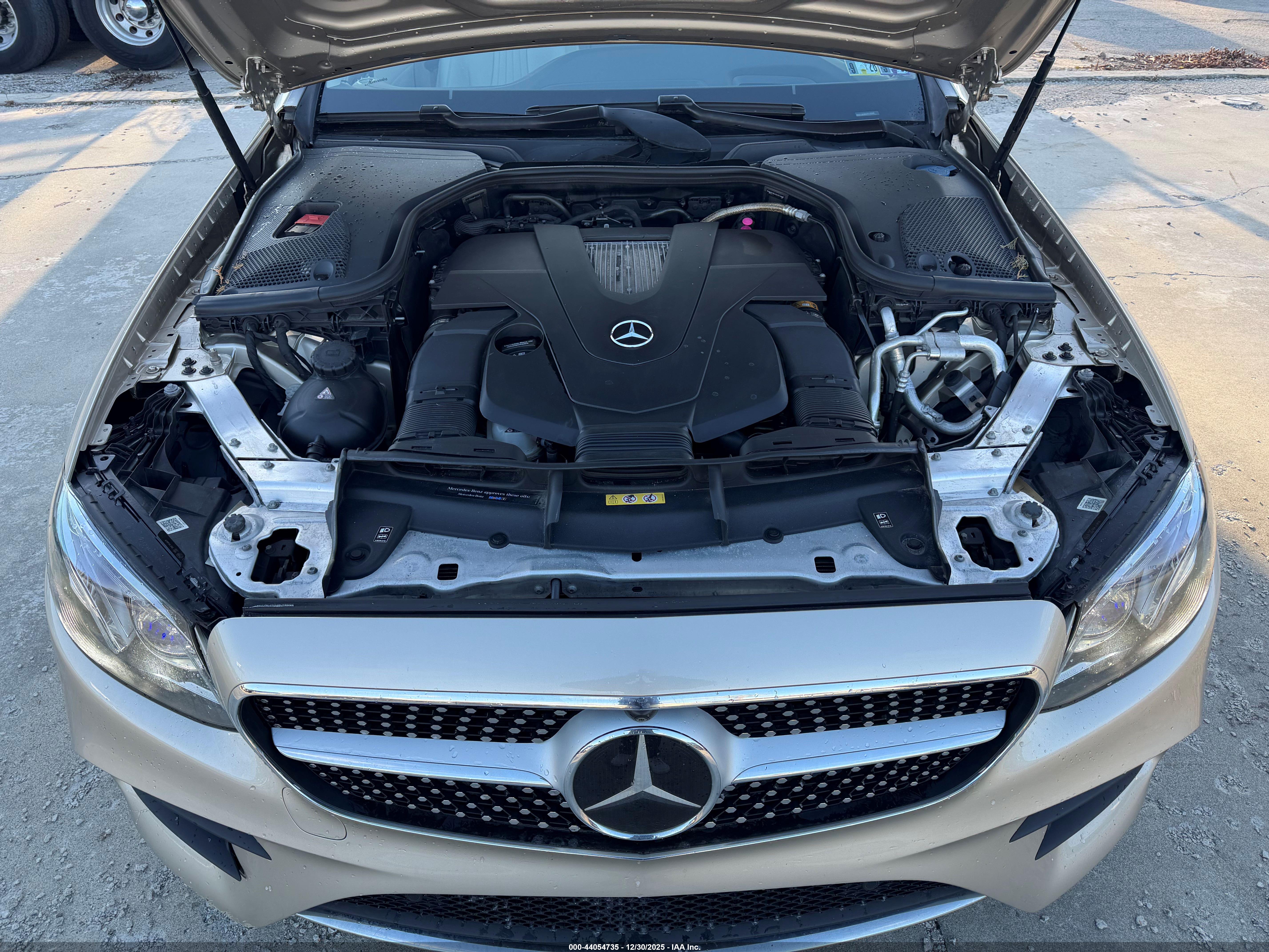 MERCEDES-BENZ E image 10